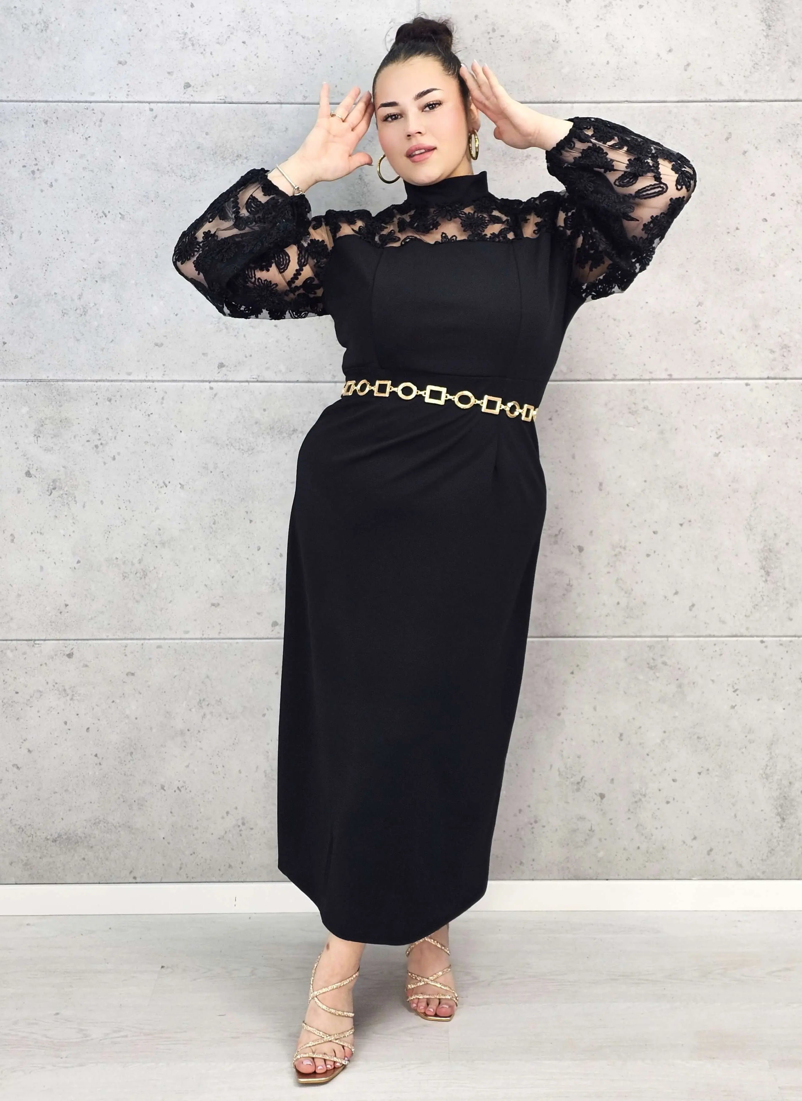 Sukienka plus size elegancka czarna z koronkową górą – wyjątkowy wieczorowy szyk Stylowa XL