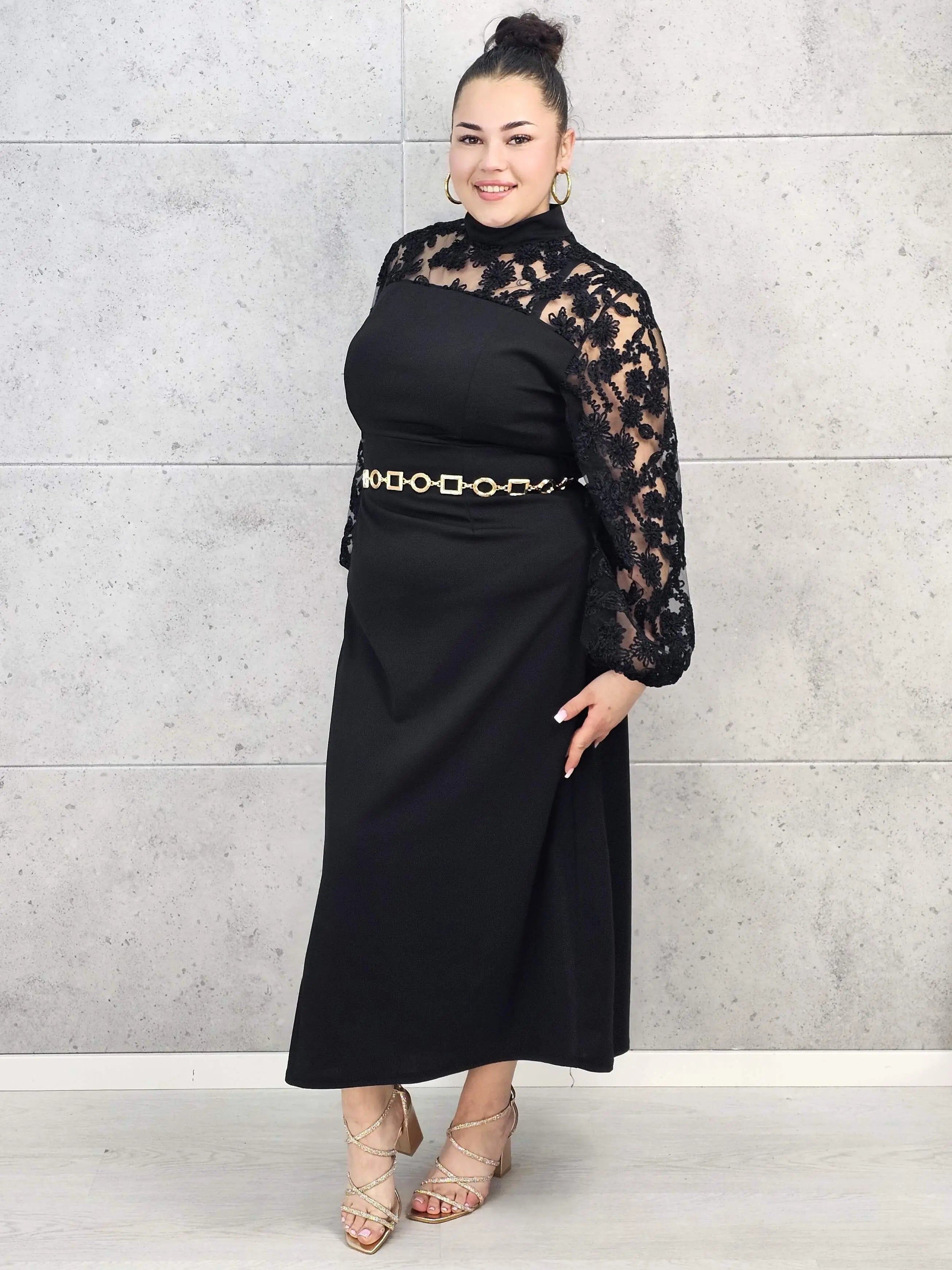 Sukienka plus size elegancka czarna z koronkową górą – wyjątkowy wieczorowy szyk Stylowa XL