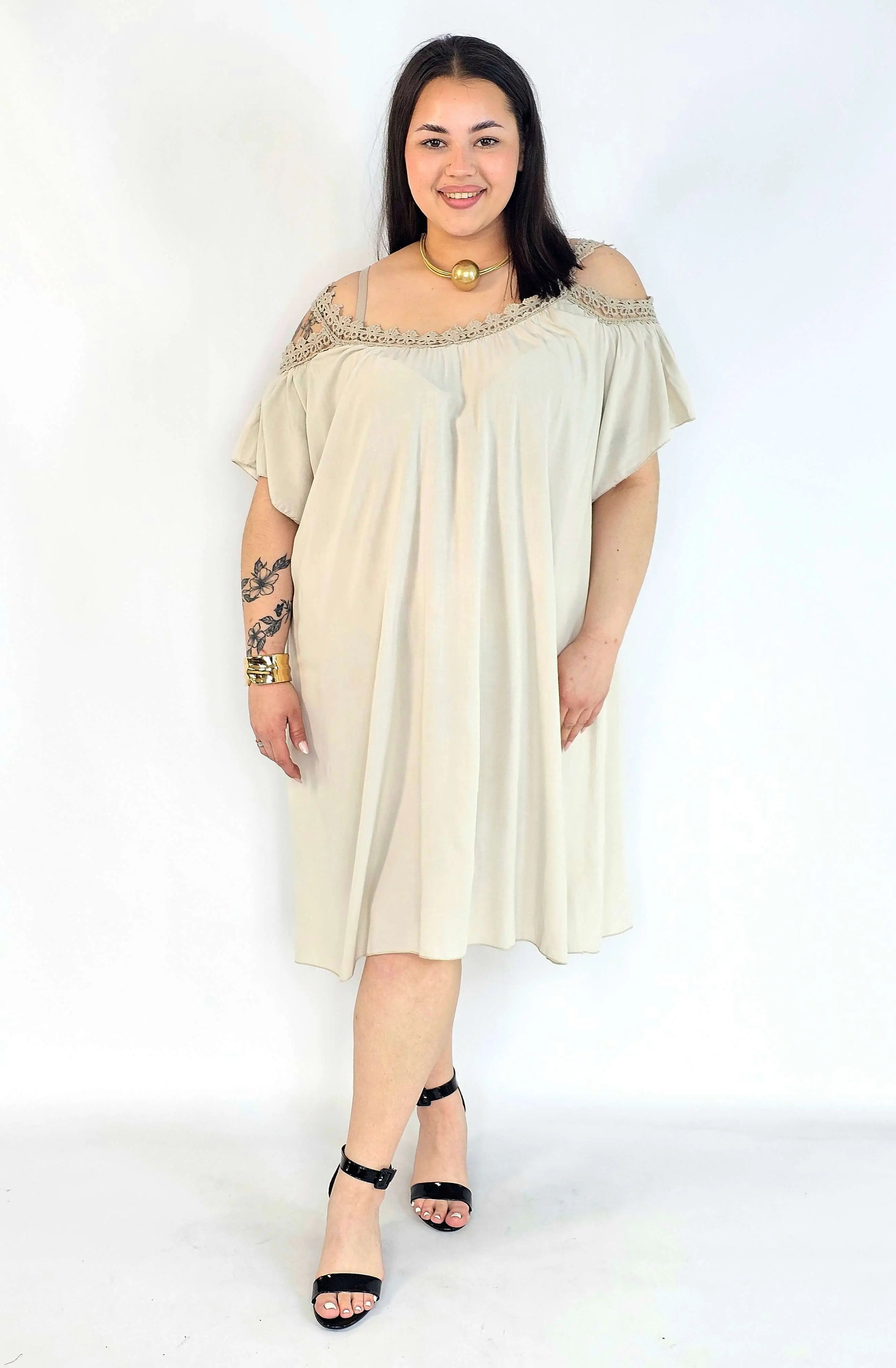 Sukienka plus size hiszpanka beżowa – elegancka sukienka XXL damska Stylowa XL