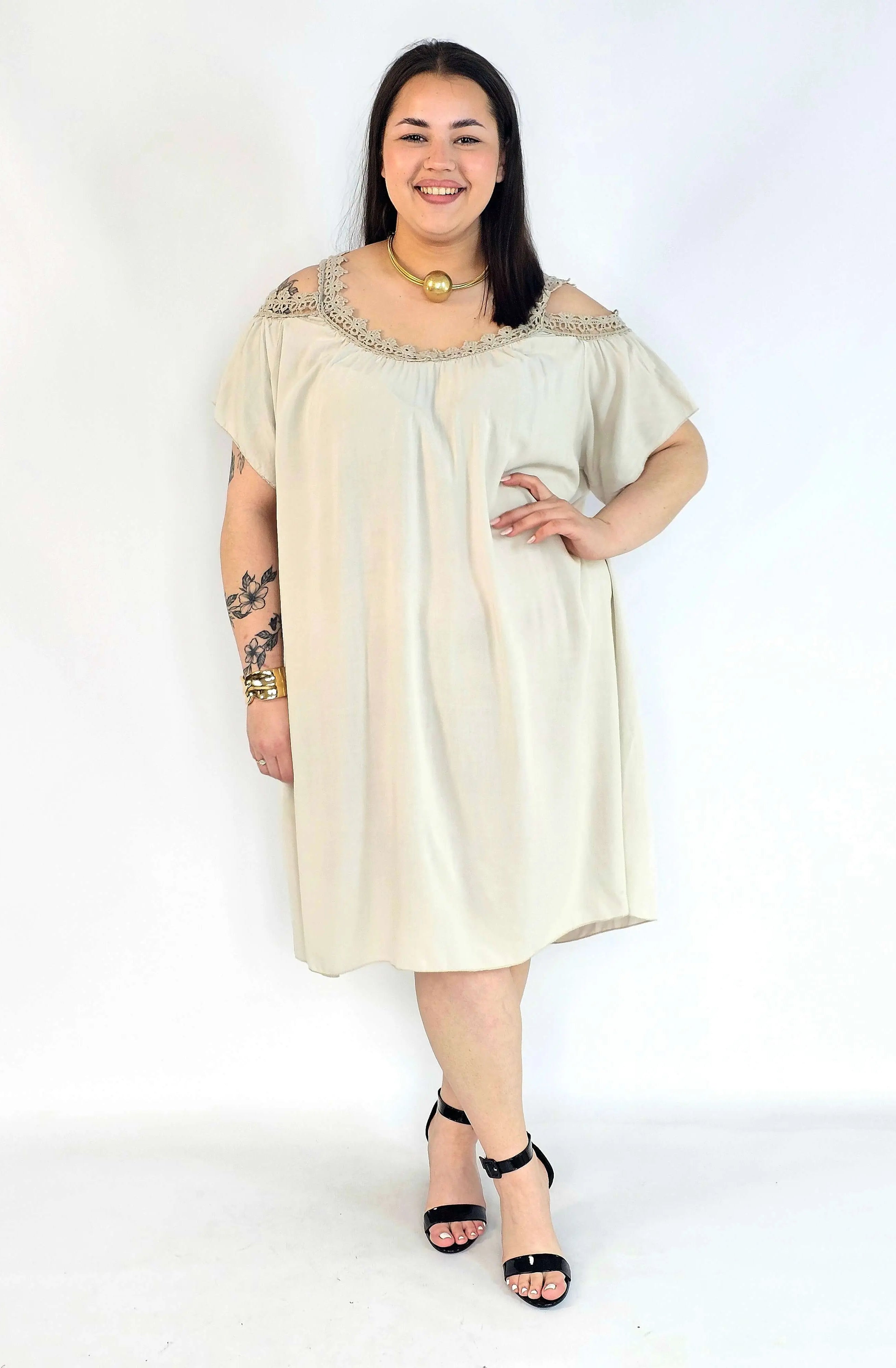 Sukienka plus size hiszpanka beżowa – elegancka sukienka XXL damska Stylowa XL