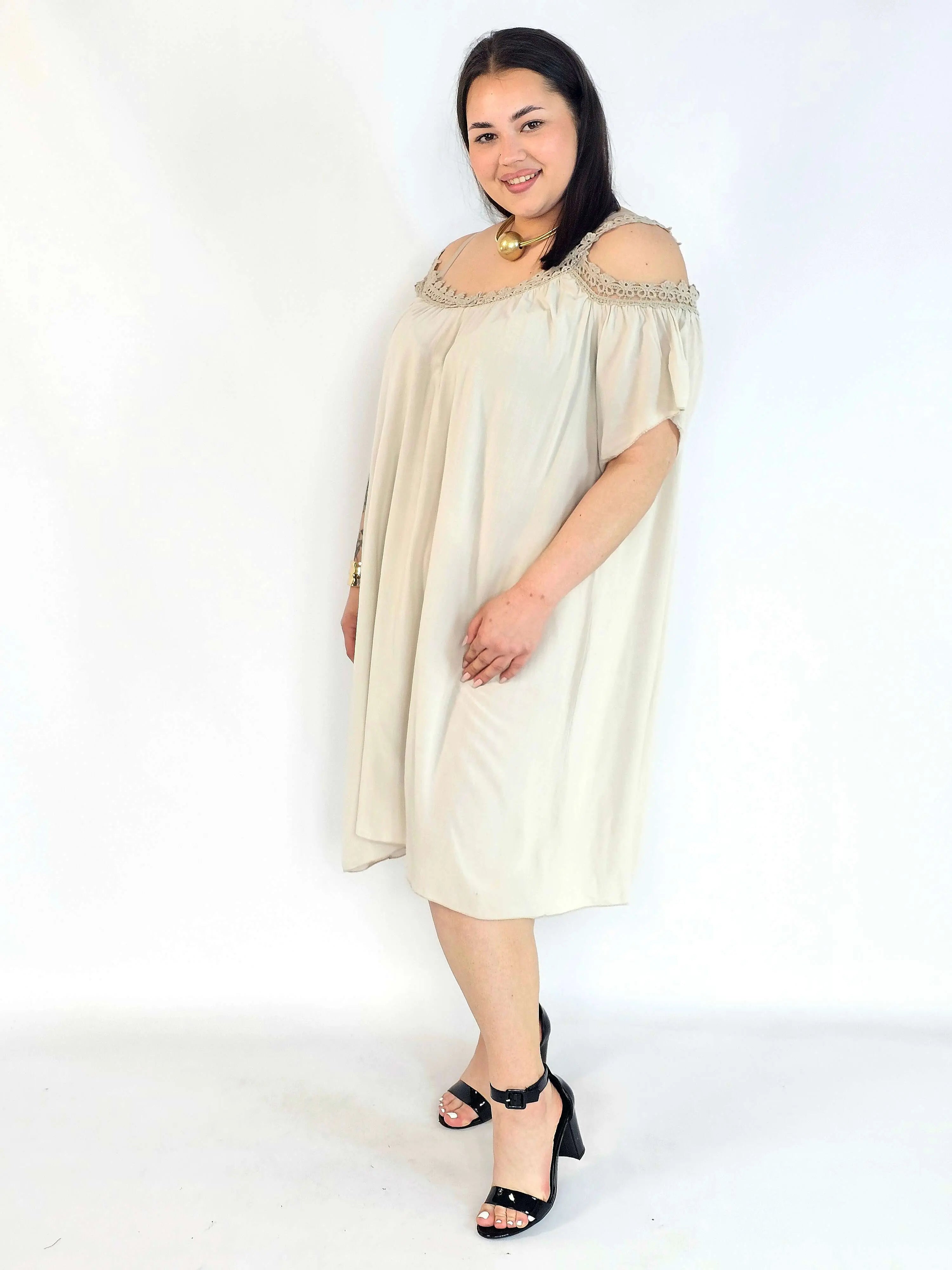 Sukienka plus size hiszpanka beżowa – elegancka sukienka XXL damska Stylowa XL