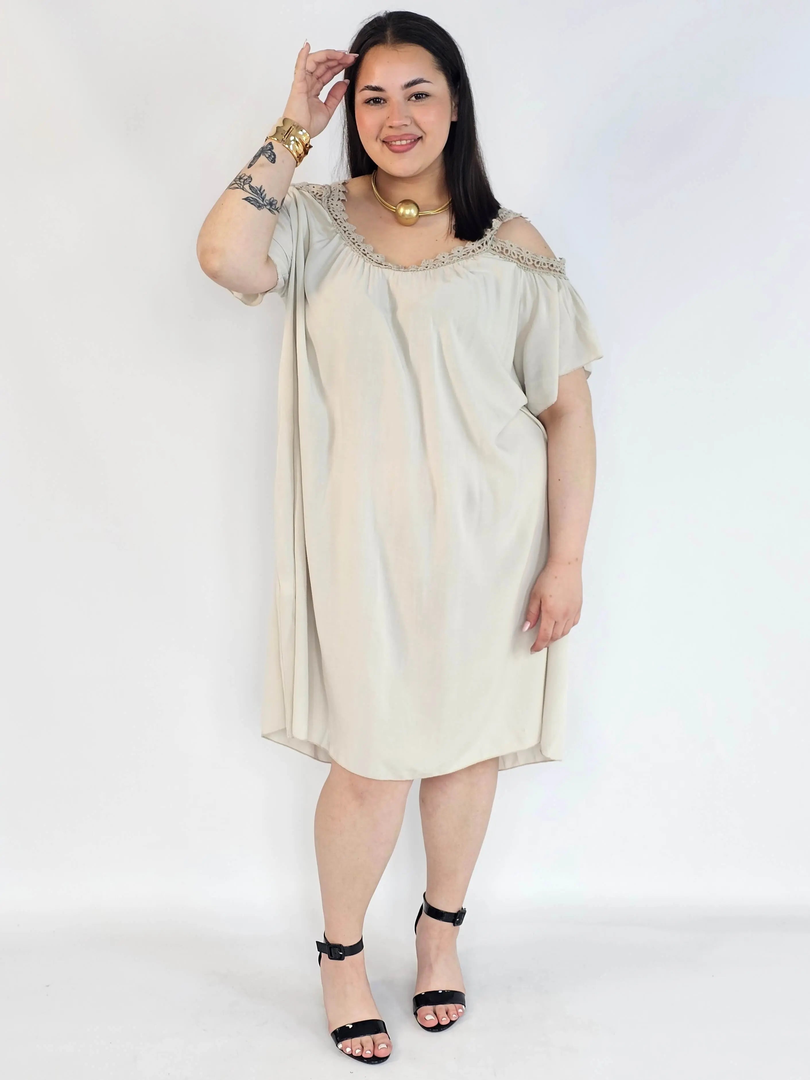 Sukienka plus size hiszpanka beżowa – elegancka sukienka XXL damska Stylowa XL
