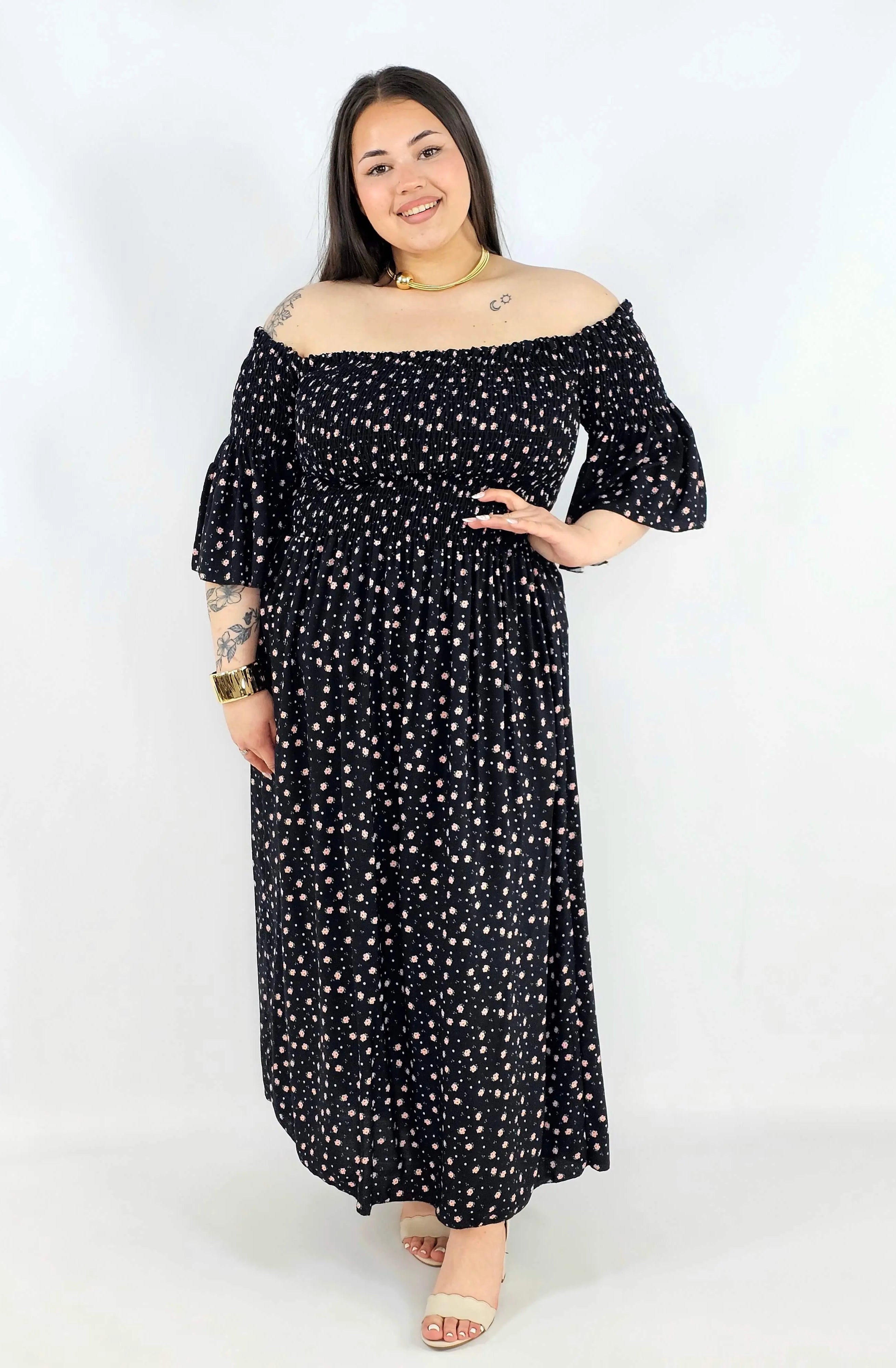 Sukienka plus size hiszpanka czarna w drobne kwiaty XXL – elegancja na komunię i wesele Stylowa XL