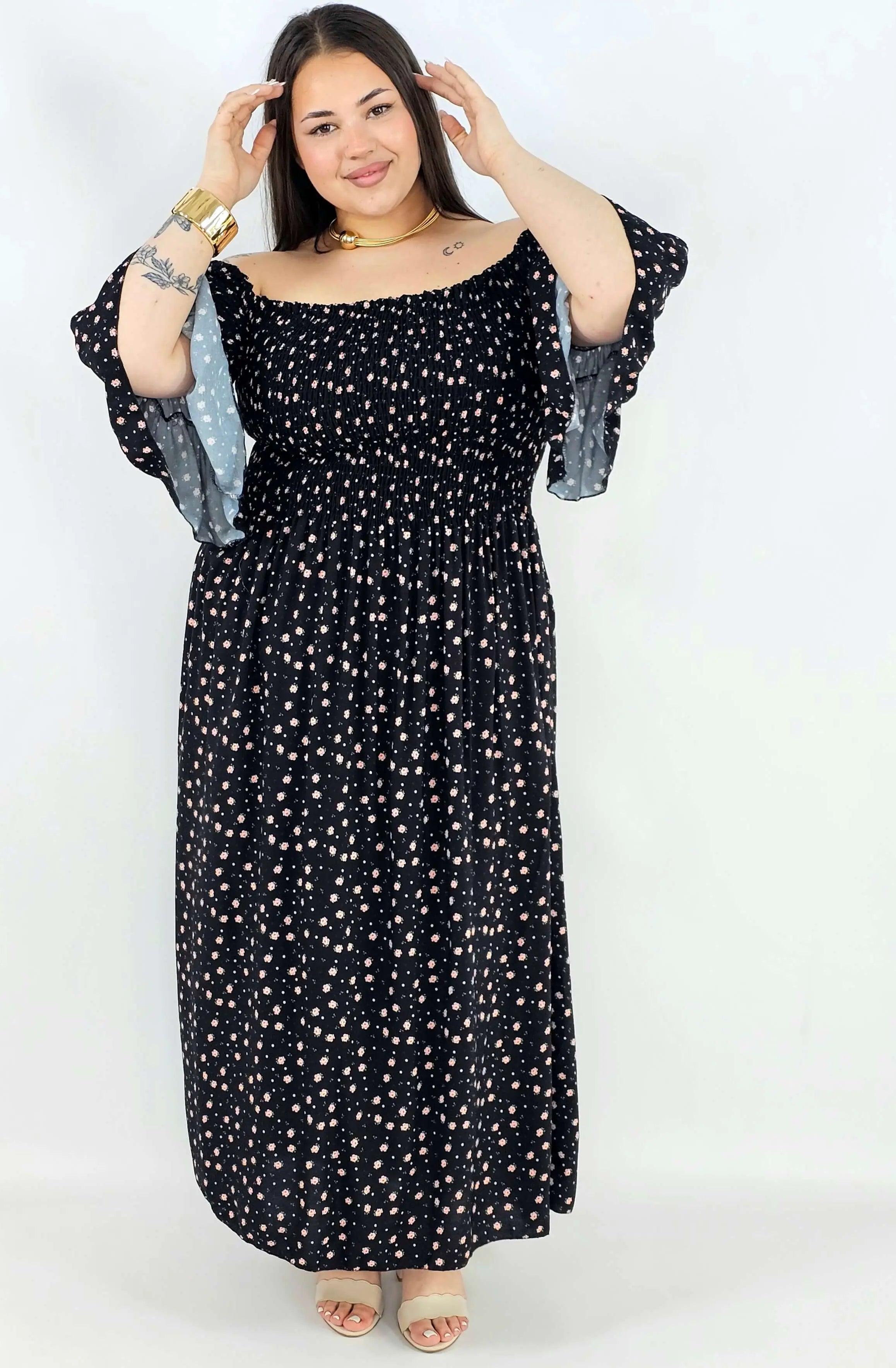 Sukienka plus size hiszpanka czarna w drobne kwiaty XXL – elegancja na komunię i wesele Stylowa XL