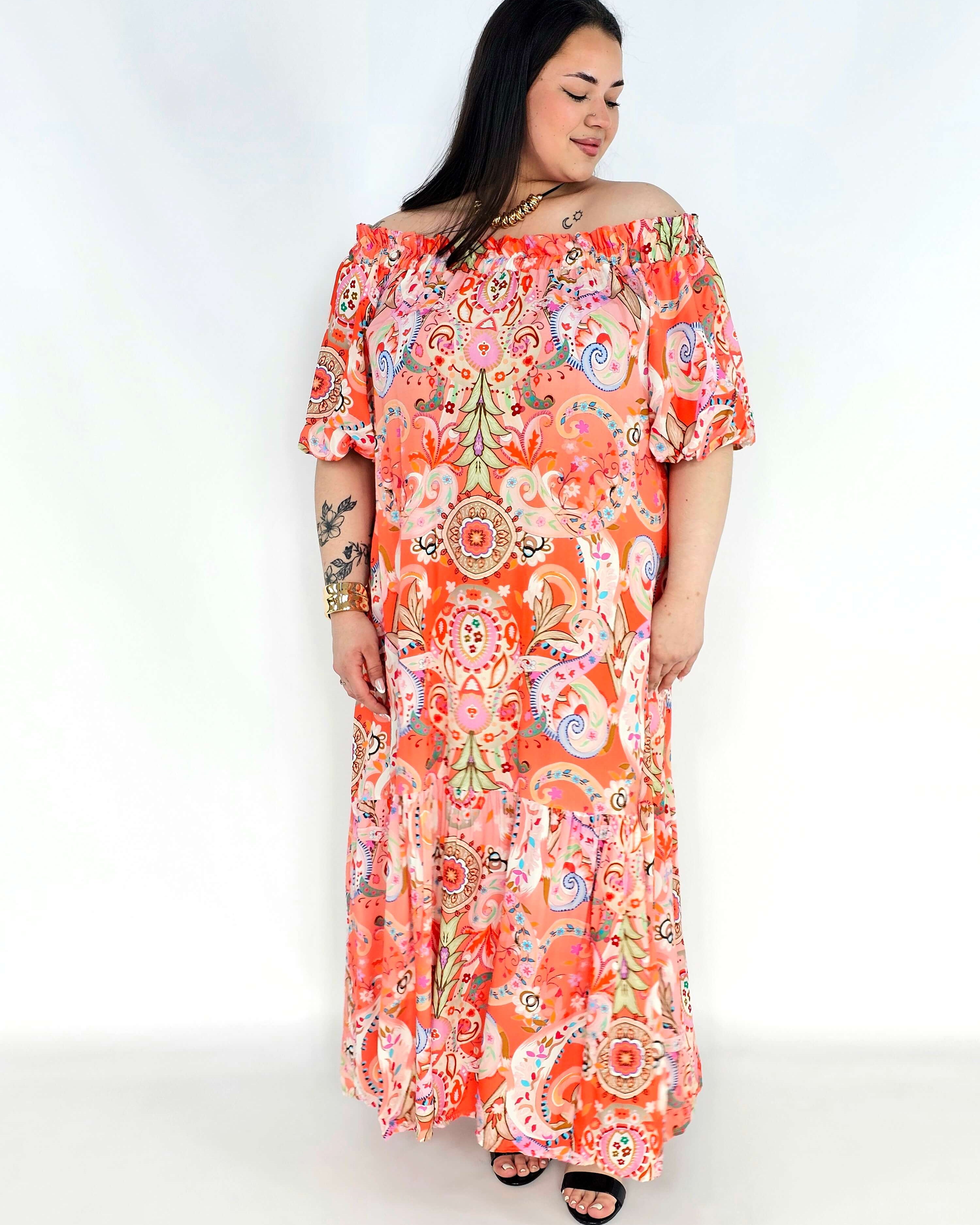 Sukienka plus size hiszpanka maxi w kolorze koralowym z printem boho Stylowa XL