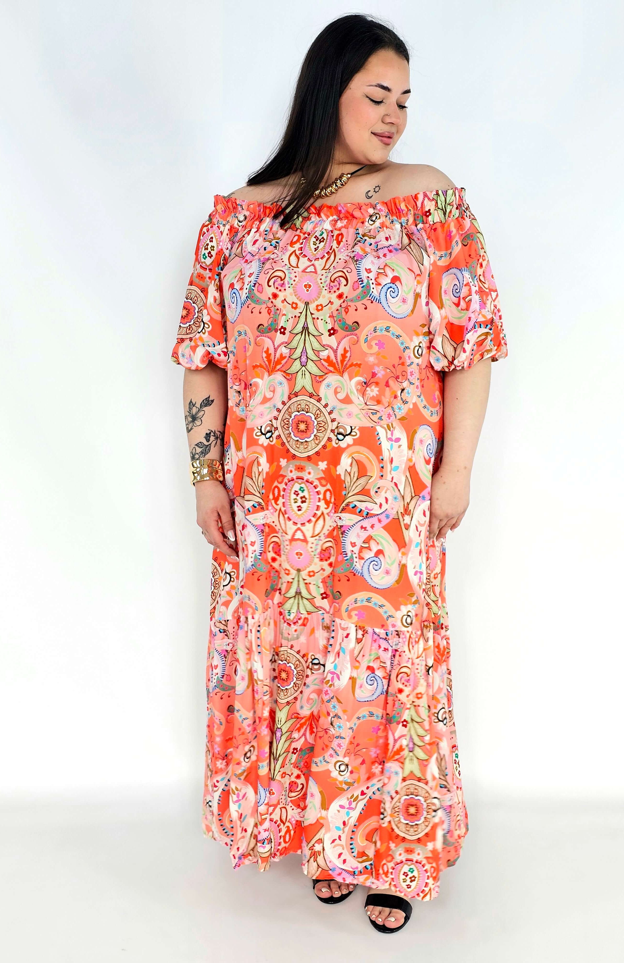 Sukienka plus size hiszpanka maxi w kolorze koralowym z printem boho Stylowa XL