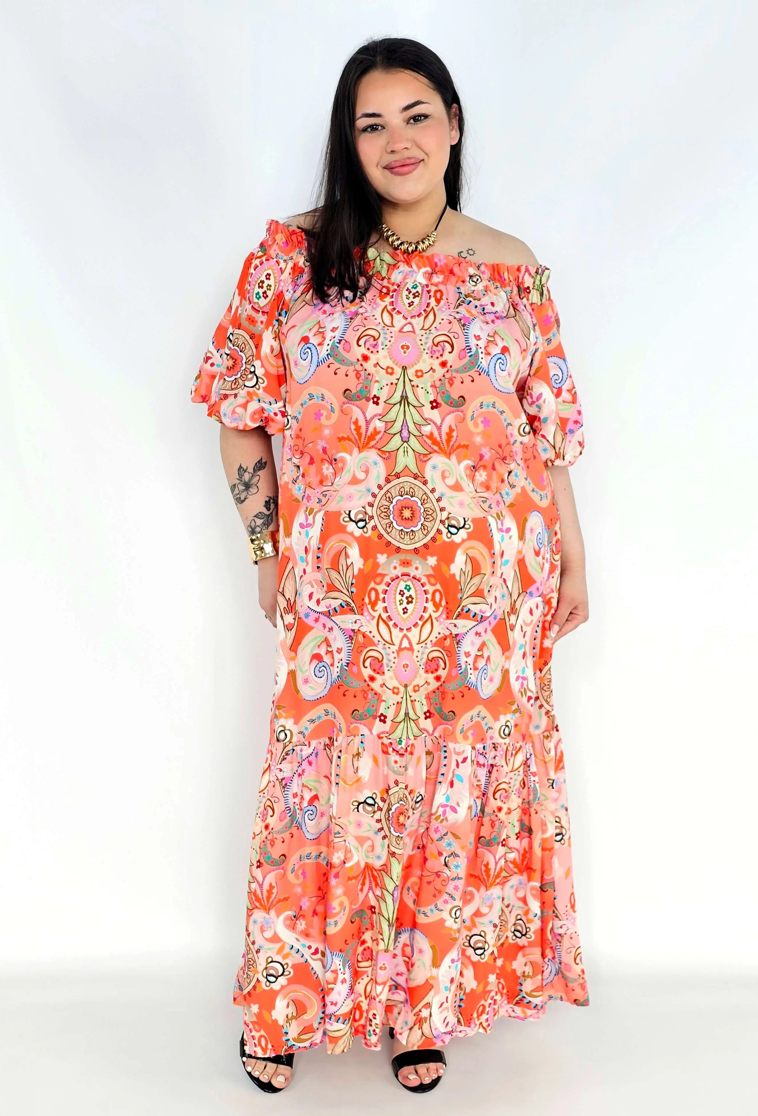 Sukienka plus size hiszpanka maxi w kolorze koralowym z printem boho Stylowa XL