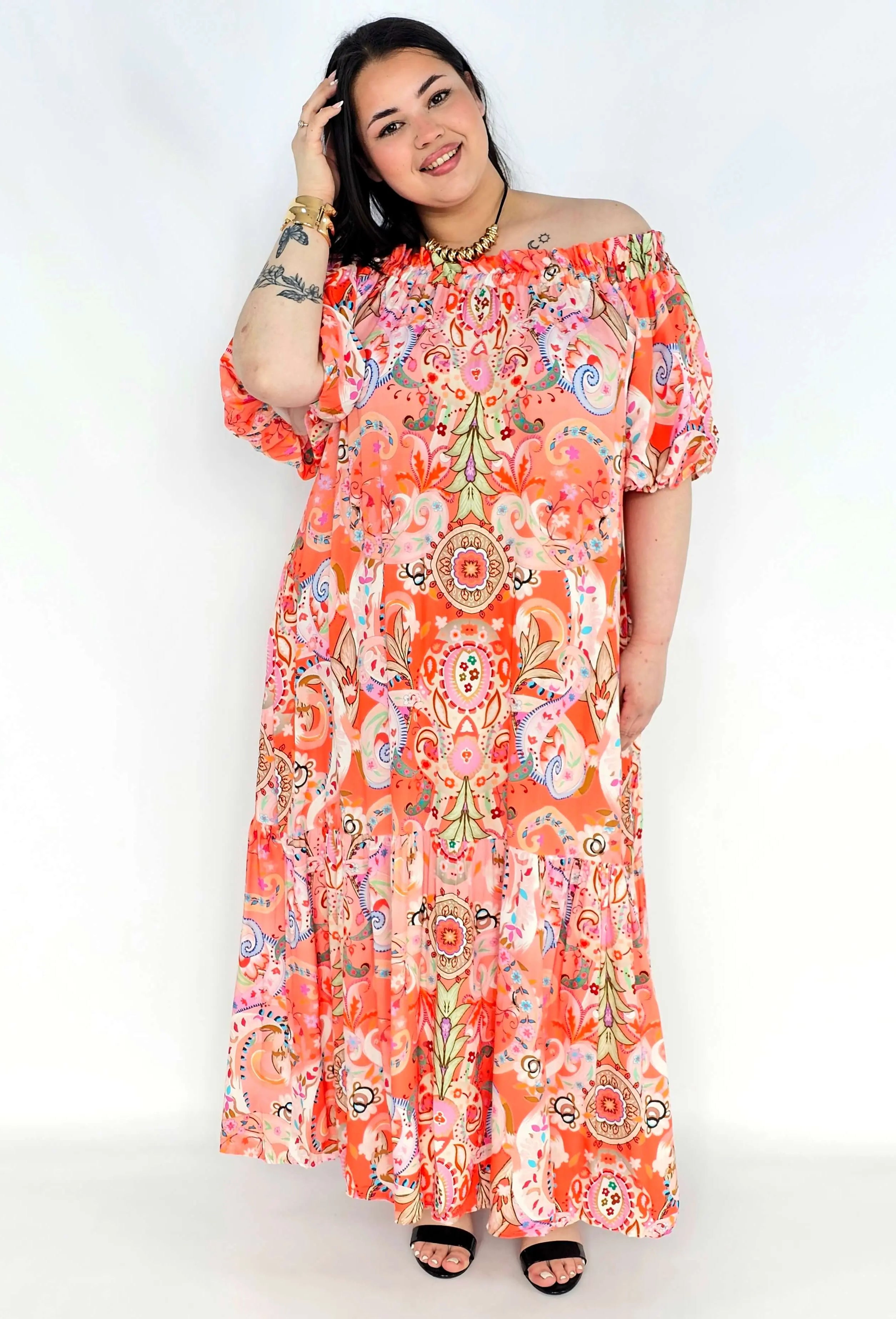 Sukienka plus size hiszpanka maxi w kolorze koralowym z printem boho Stylowa XL
