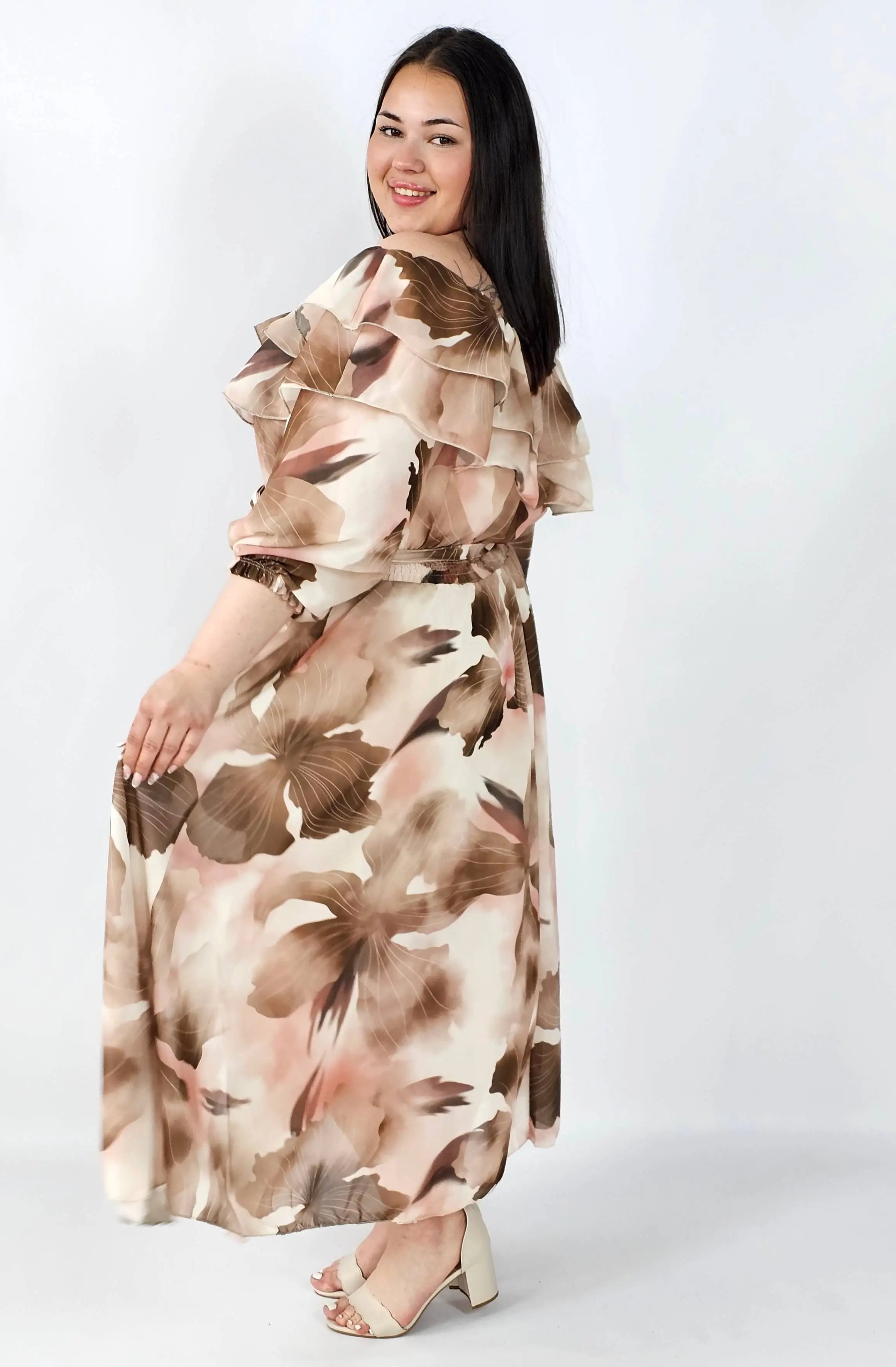 Sukienka plus size hiszpanka midi w kwiaty – zwiewna elegancja XXL Stylowa XL
