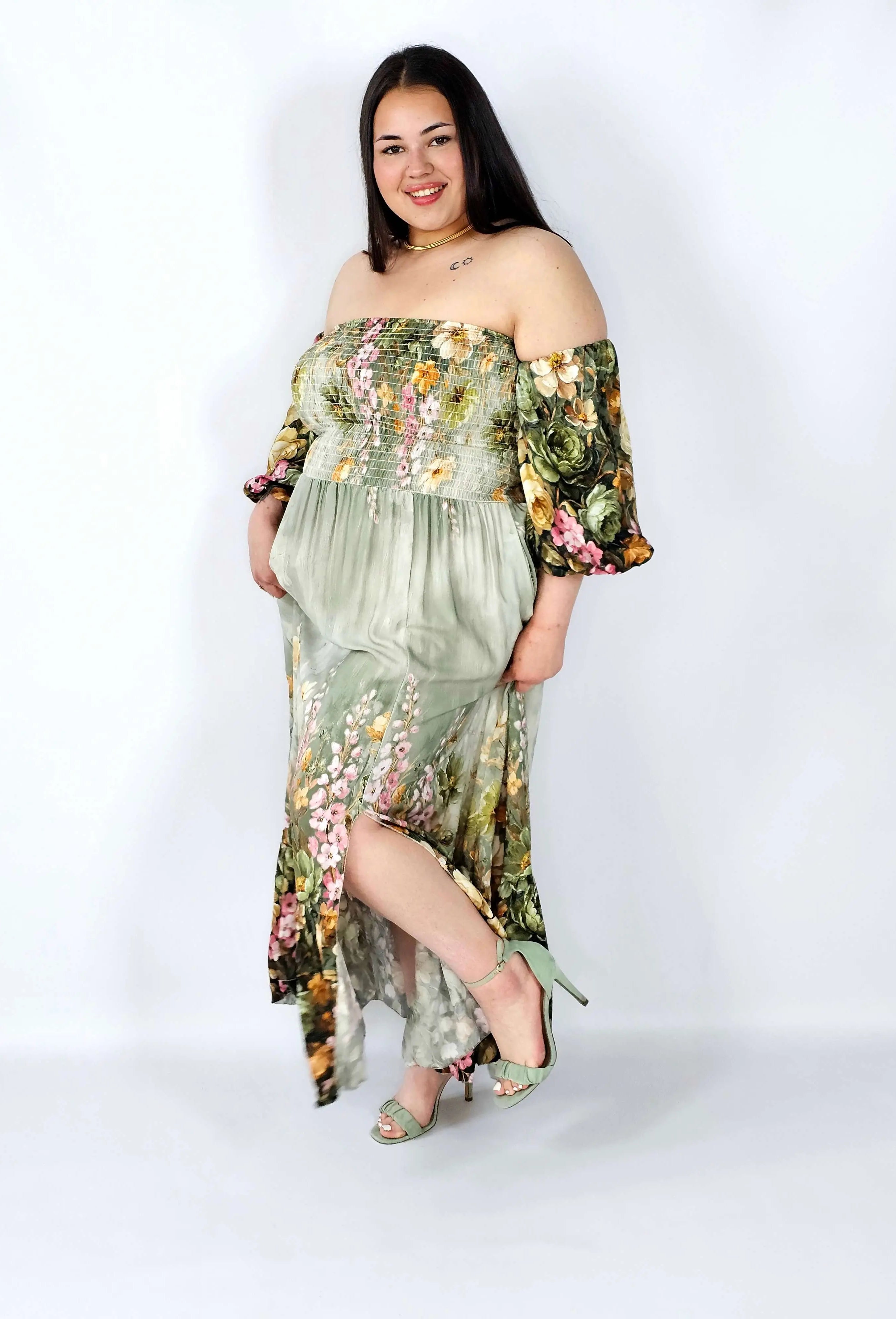 Sukienka plus size hiszpanka z marszczeniem i odkrytymi ramionami Stylowa XL