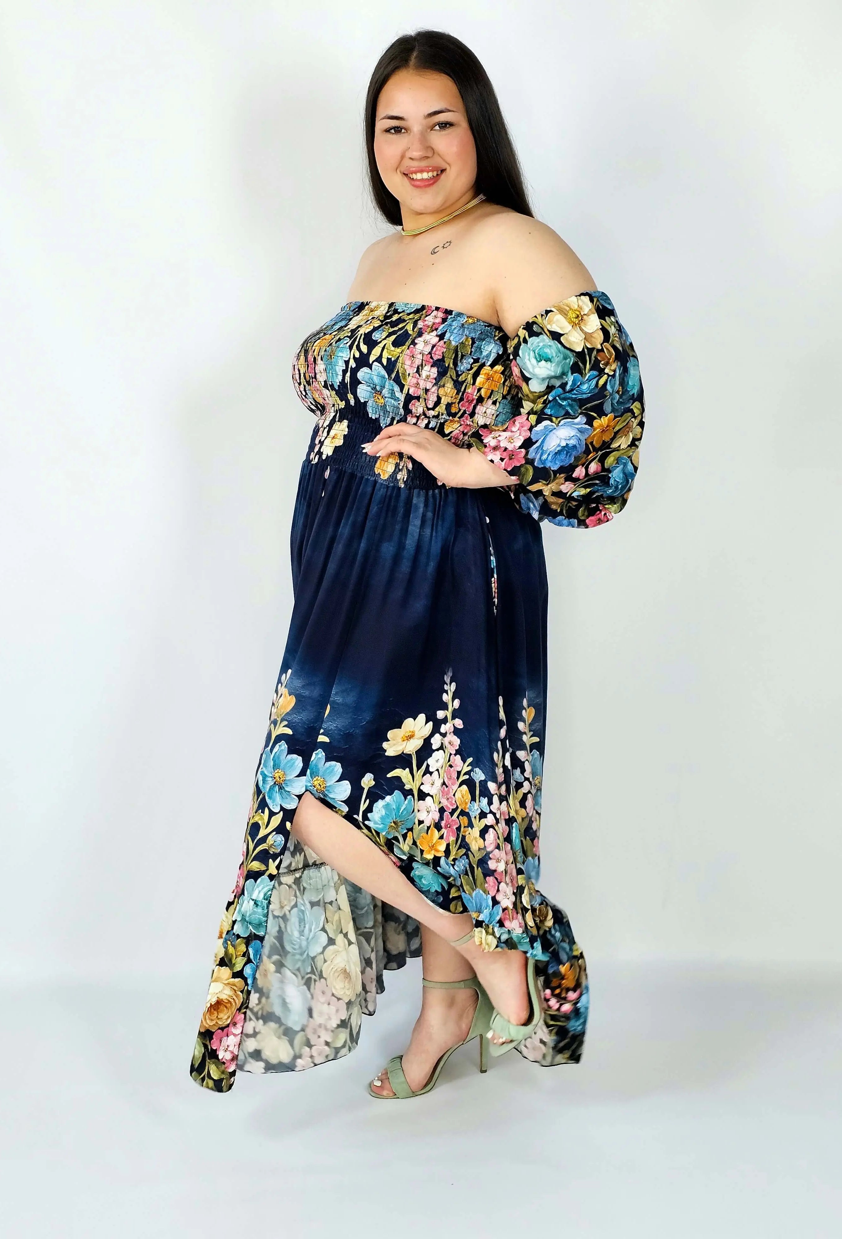 Sukienka plus size hiszpanka z marszczeniem i odkrytymi ramionami Stylowa XL
