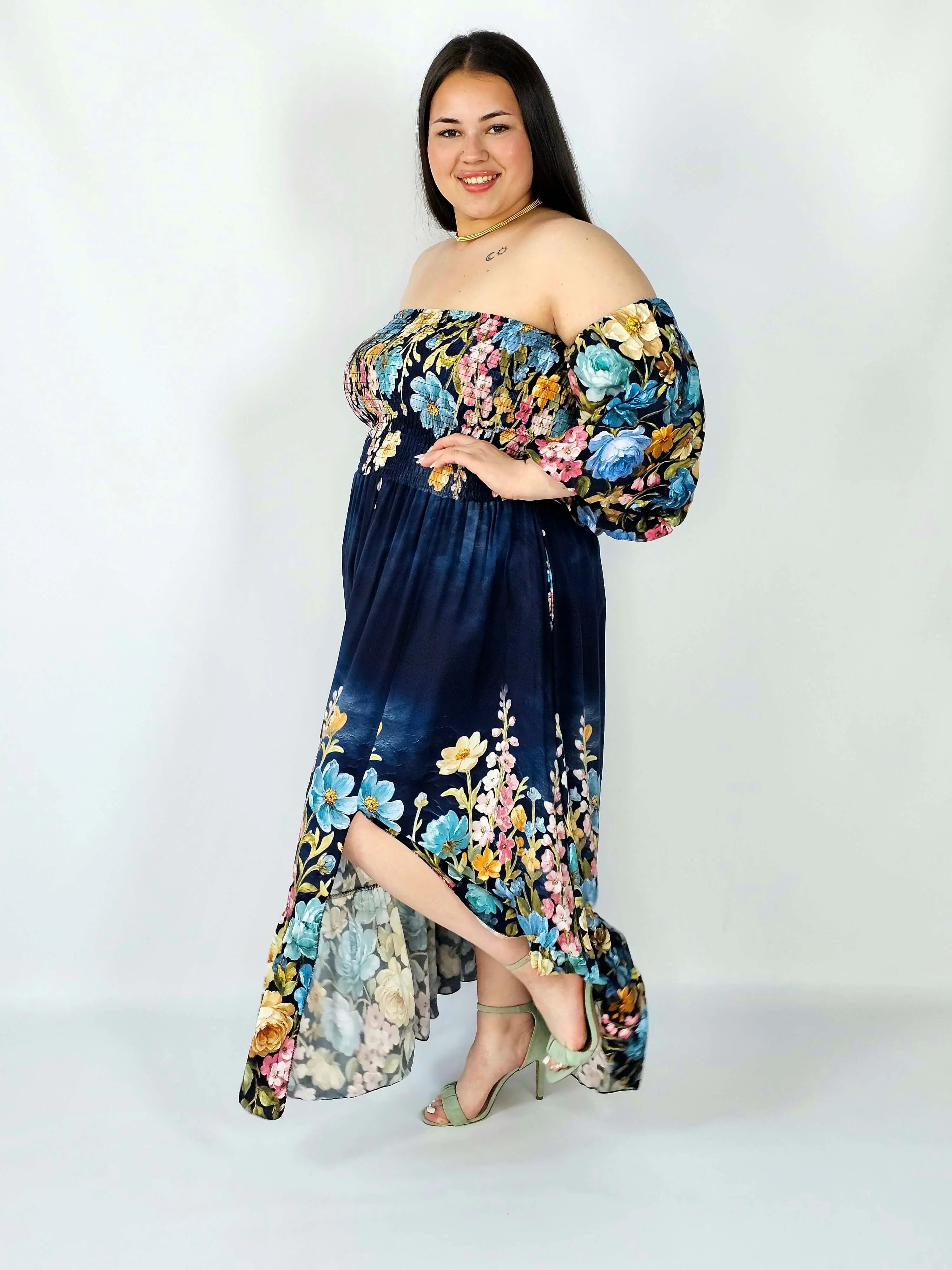 Sukienka plus size hiszpanka z marszczeniem i odkrytymi ramionami Stylowa XL