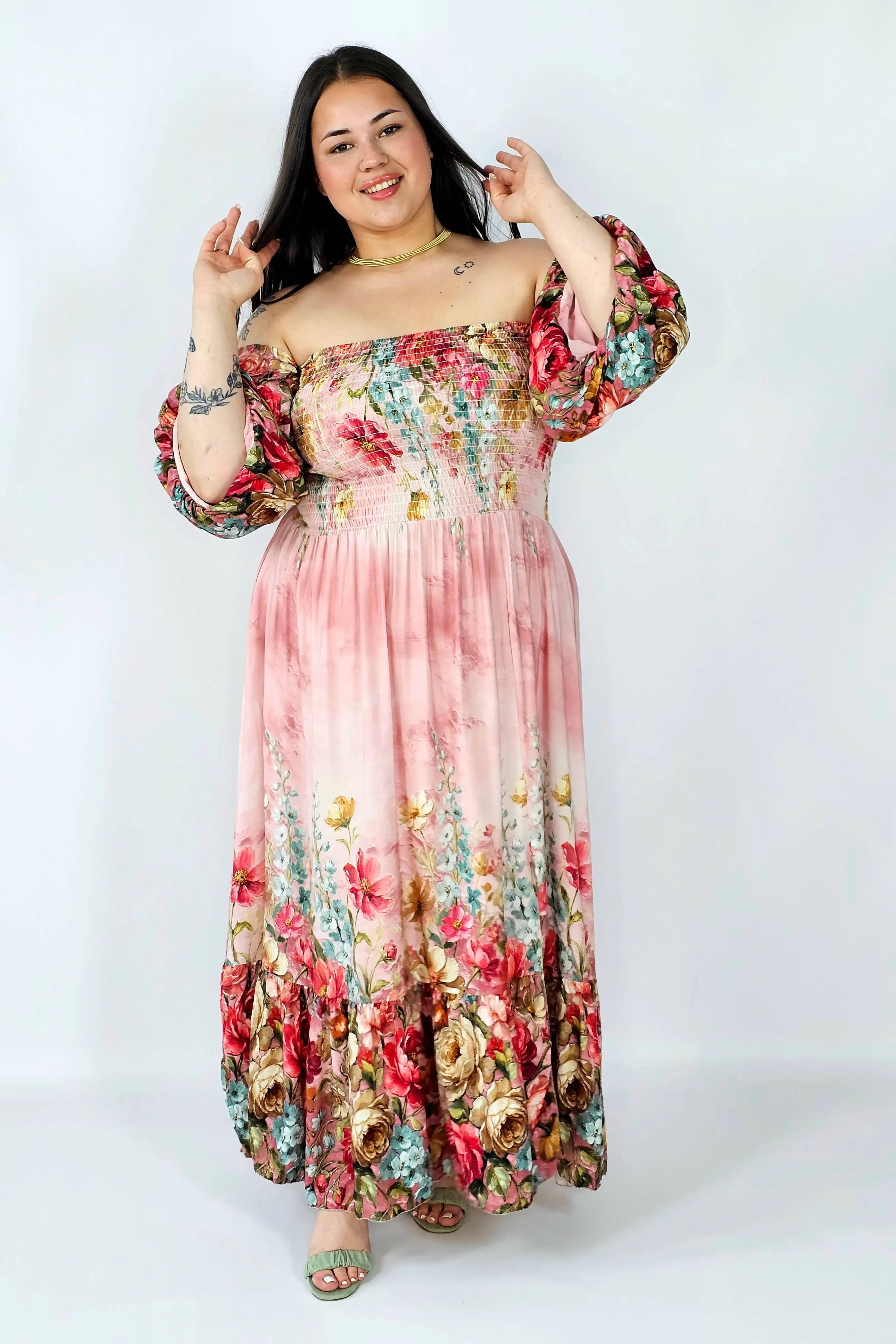 Sukienka plus size hiszpanka z marszczeniem i odkrytymi ramionami Stylowa XL
