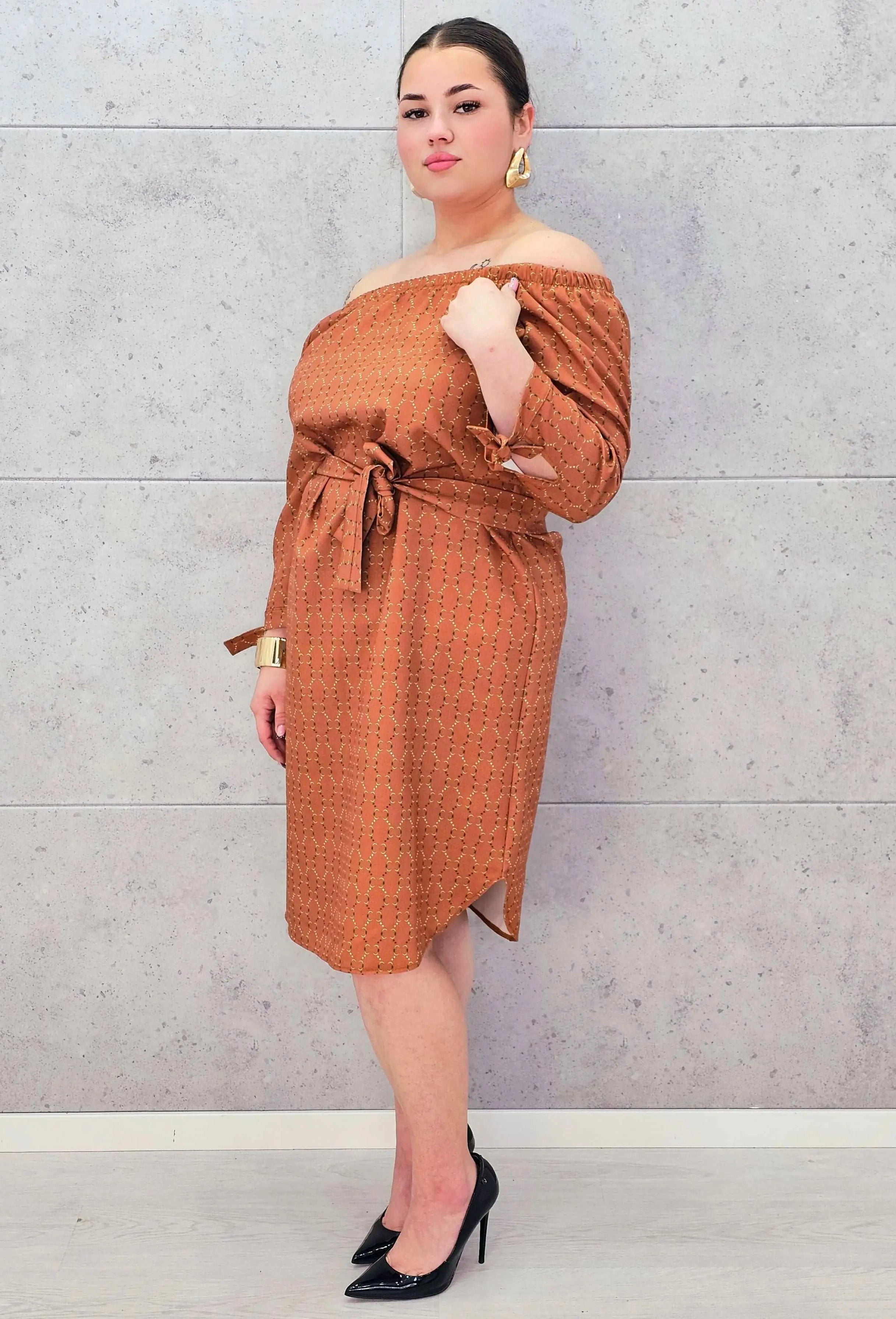 Sukienka plus size hiszpanka z wiązaniem – elegancja XXL na każdą okazję Stylowa XL
