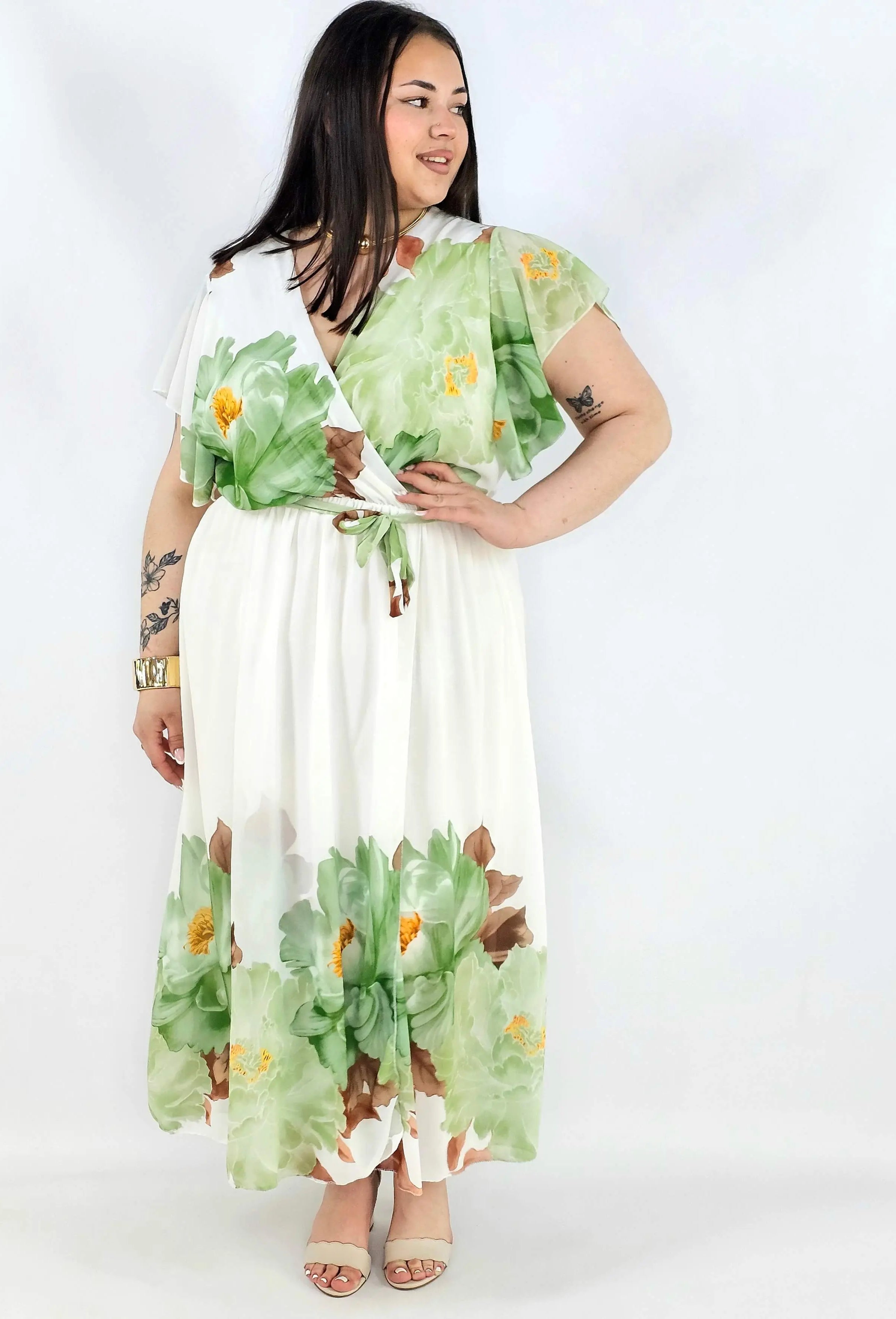 Sukienka plus size kopertowa XXL – elegancka i zwiewna propozycja na komunię i wesele Stylowa XL