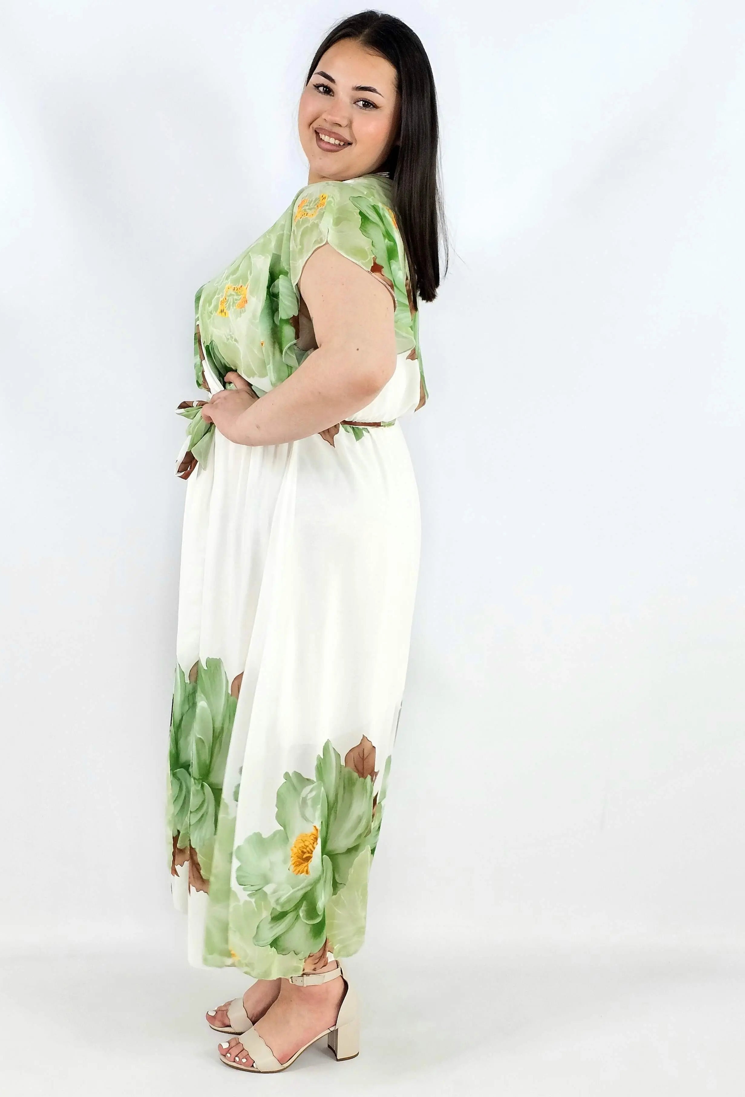 Sukienka plus size kopertowa XXL – elegancka i zwiewna propozycja na komunię i wesele Stylowa XL