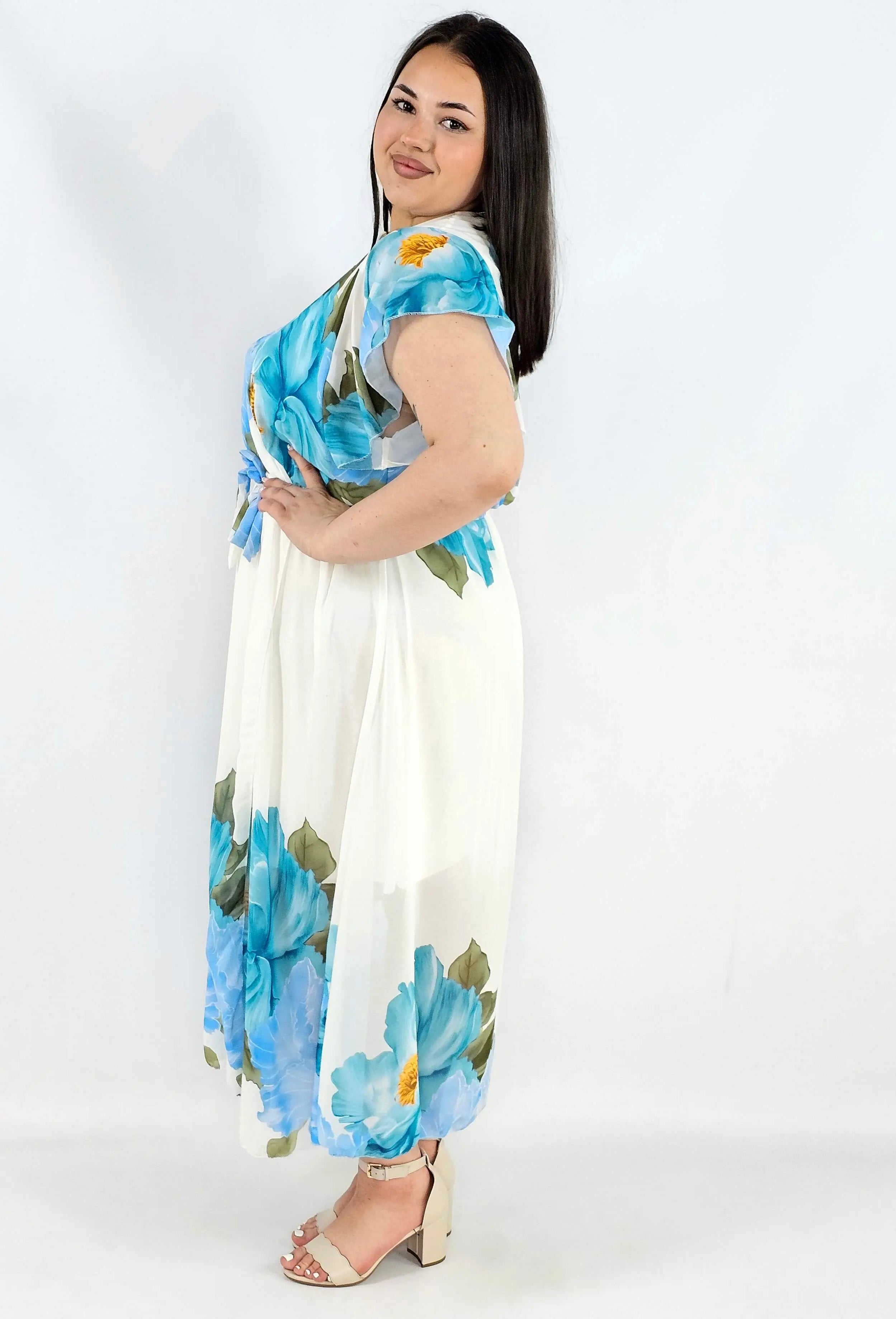 Sukienka plus size kopertowa XXL – elegancka i zwiewna propozycja na komunię i wesele Stylowa XL