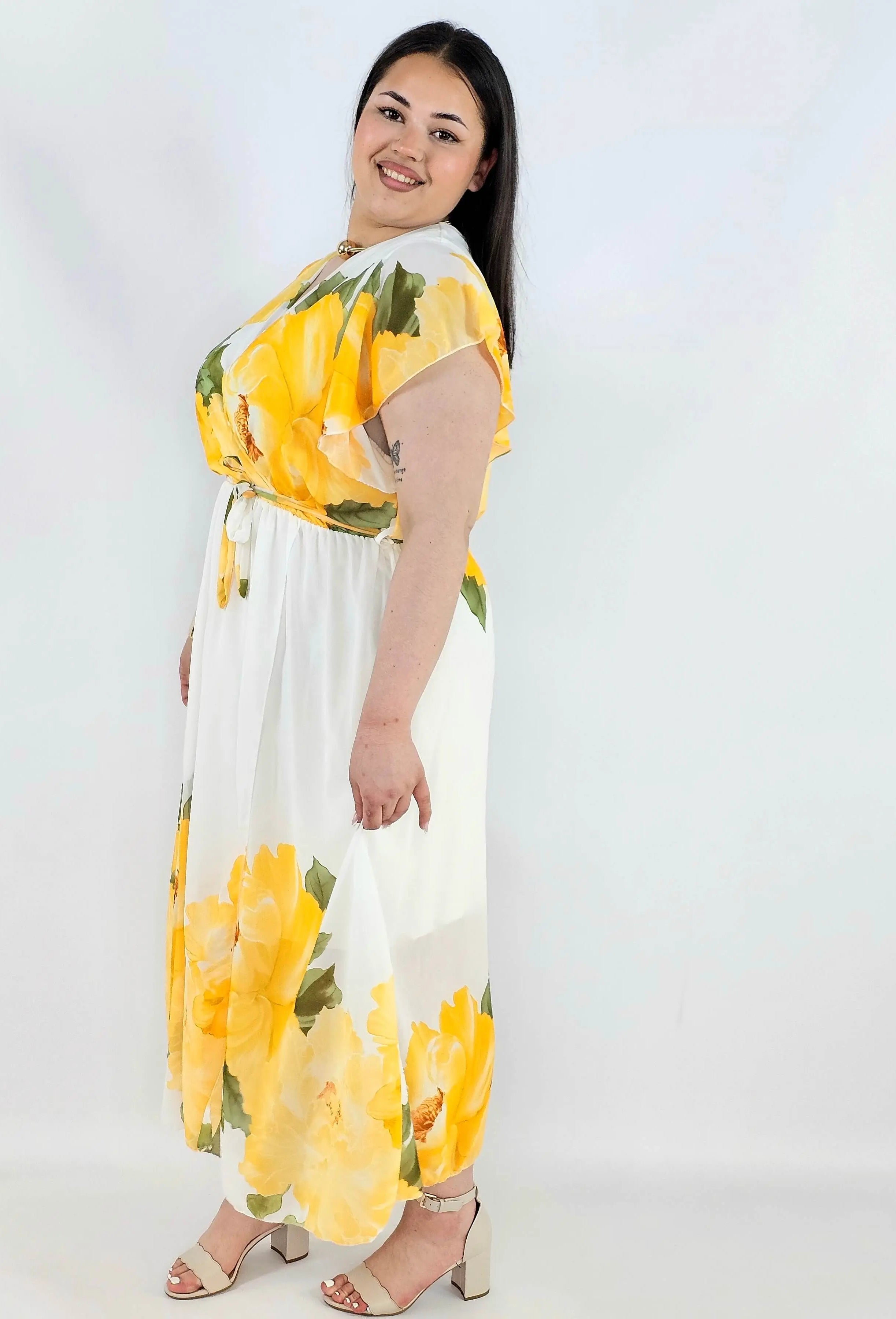Sukienka plus size kopertowa XXL – elegancka i zwiewna propozycja na komunię i wesele Stylowa XL