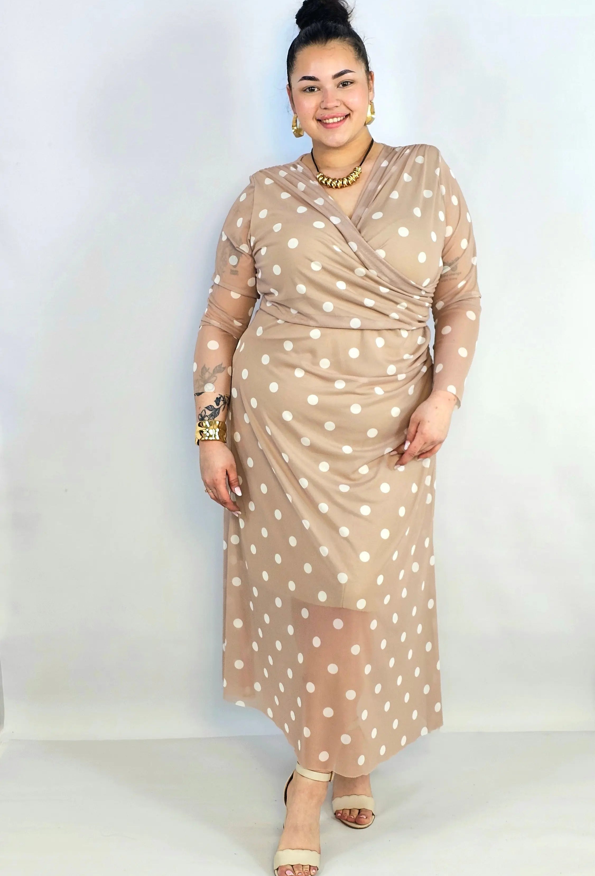 Sukienka plus size kopertowa w grochy – elegancka midi z marszczeniem Stylowa XL