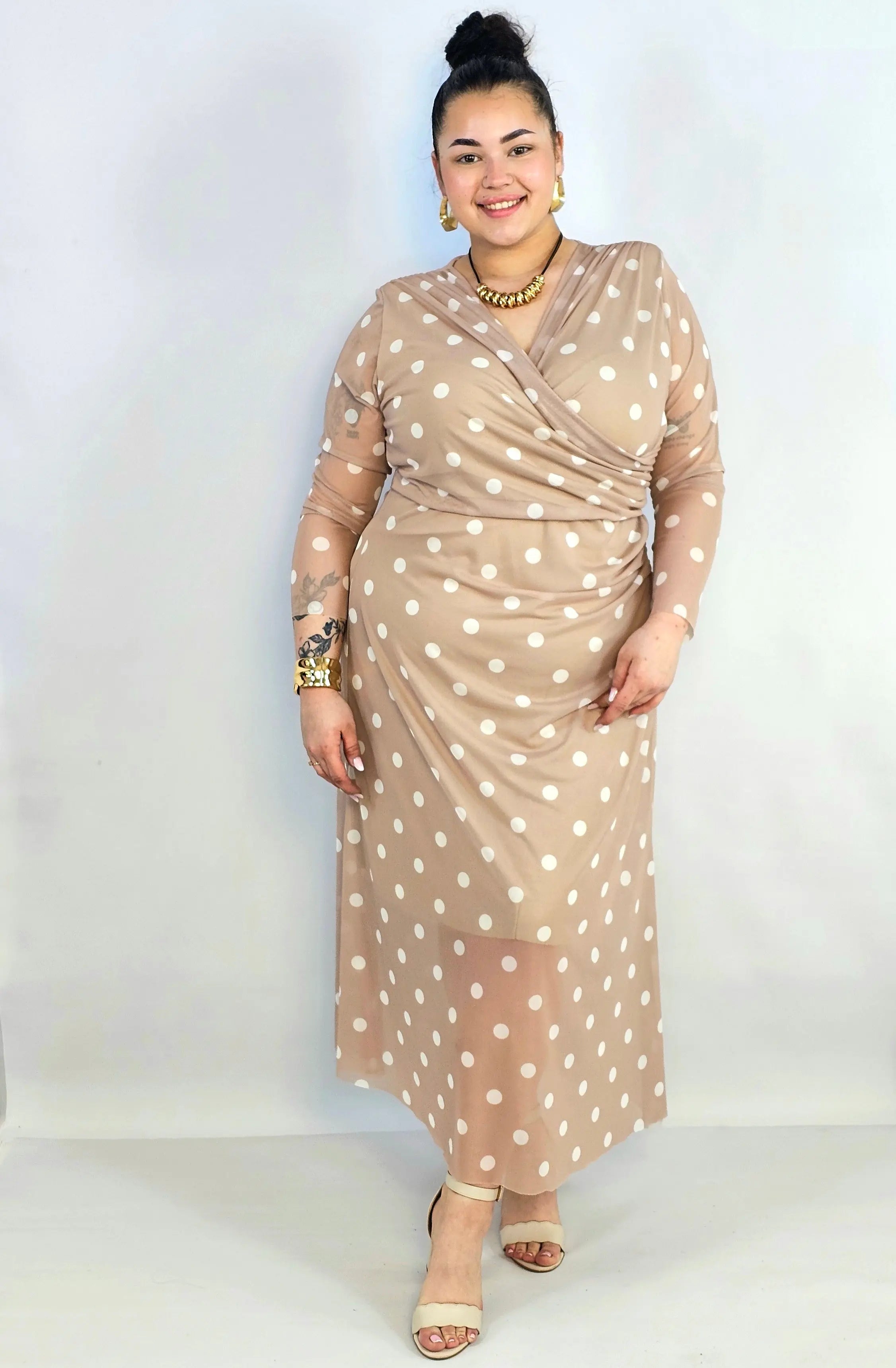 Sukienka plus size kopertowa w grochy – elegancka midi z marszczeniem Stylowa XL
