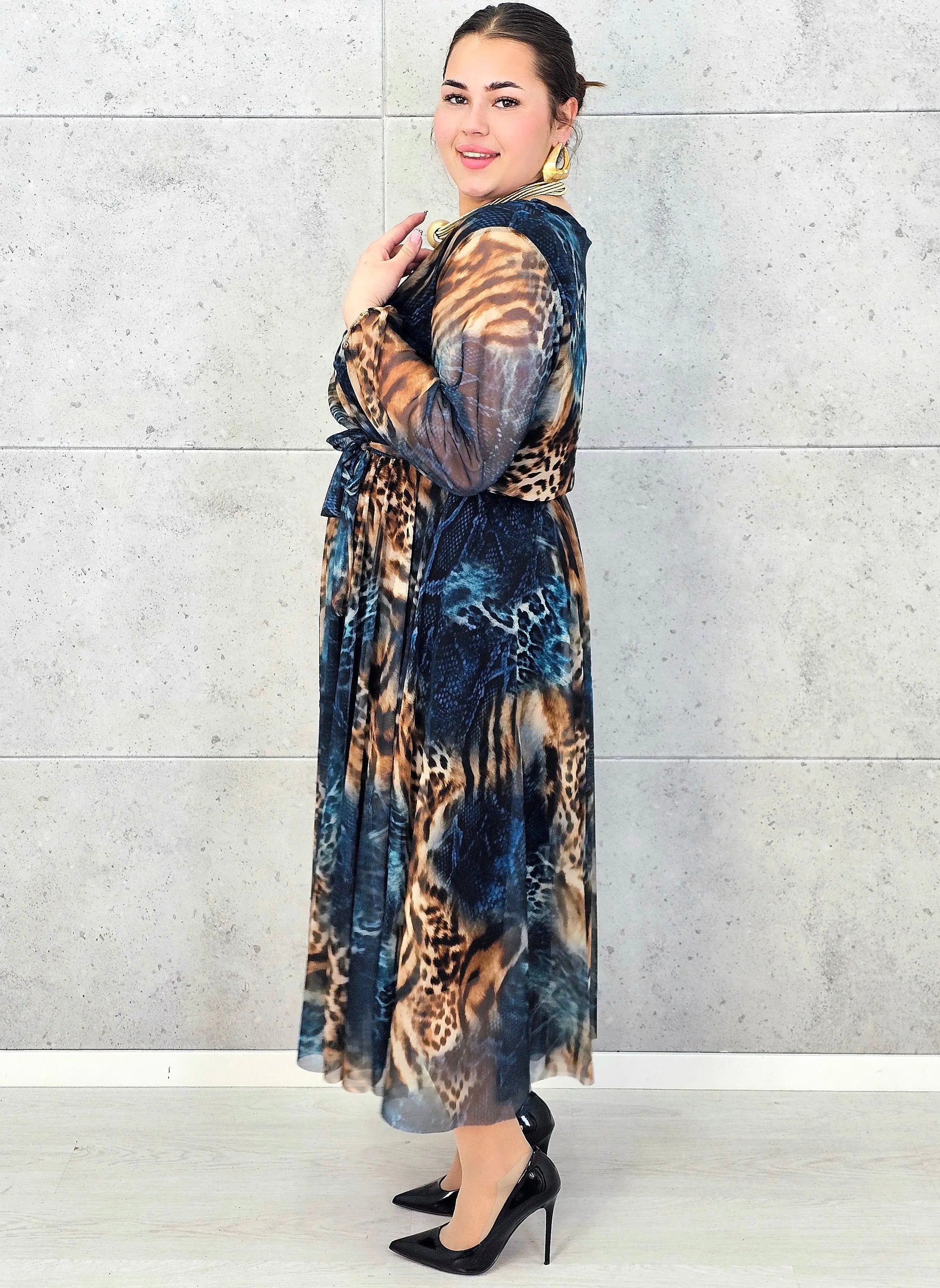 Sukienka plus size kopertowa w panterkowy wzór – elegancja i lekkość Stylowa XL