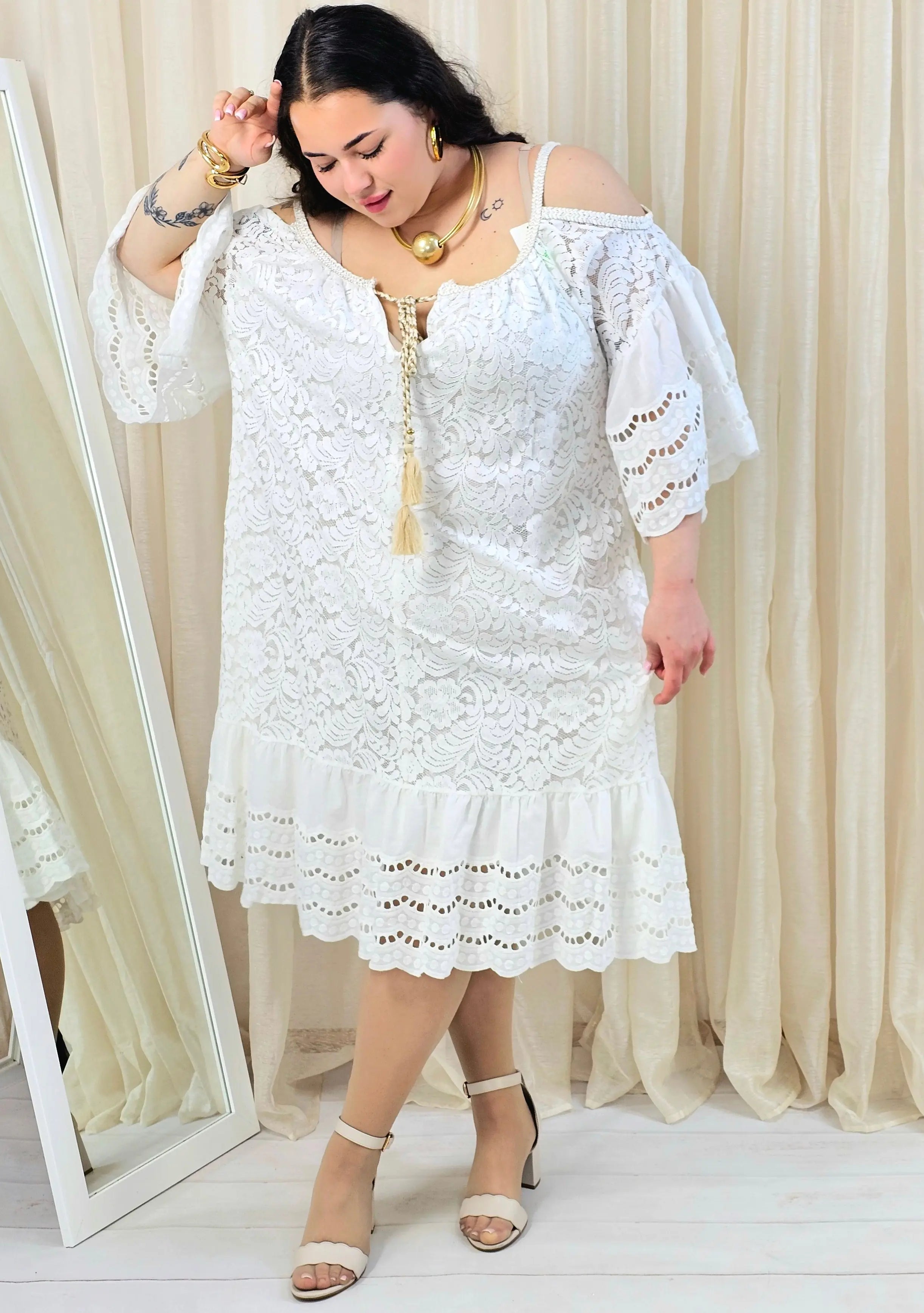 Sukienka plus size koronkowa boho z falbaną Stylowa XL