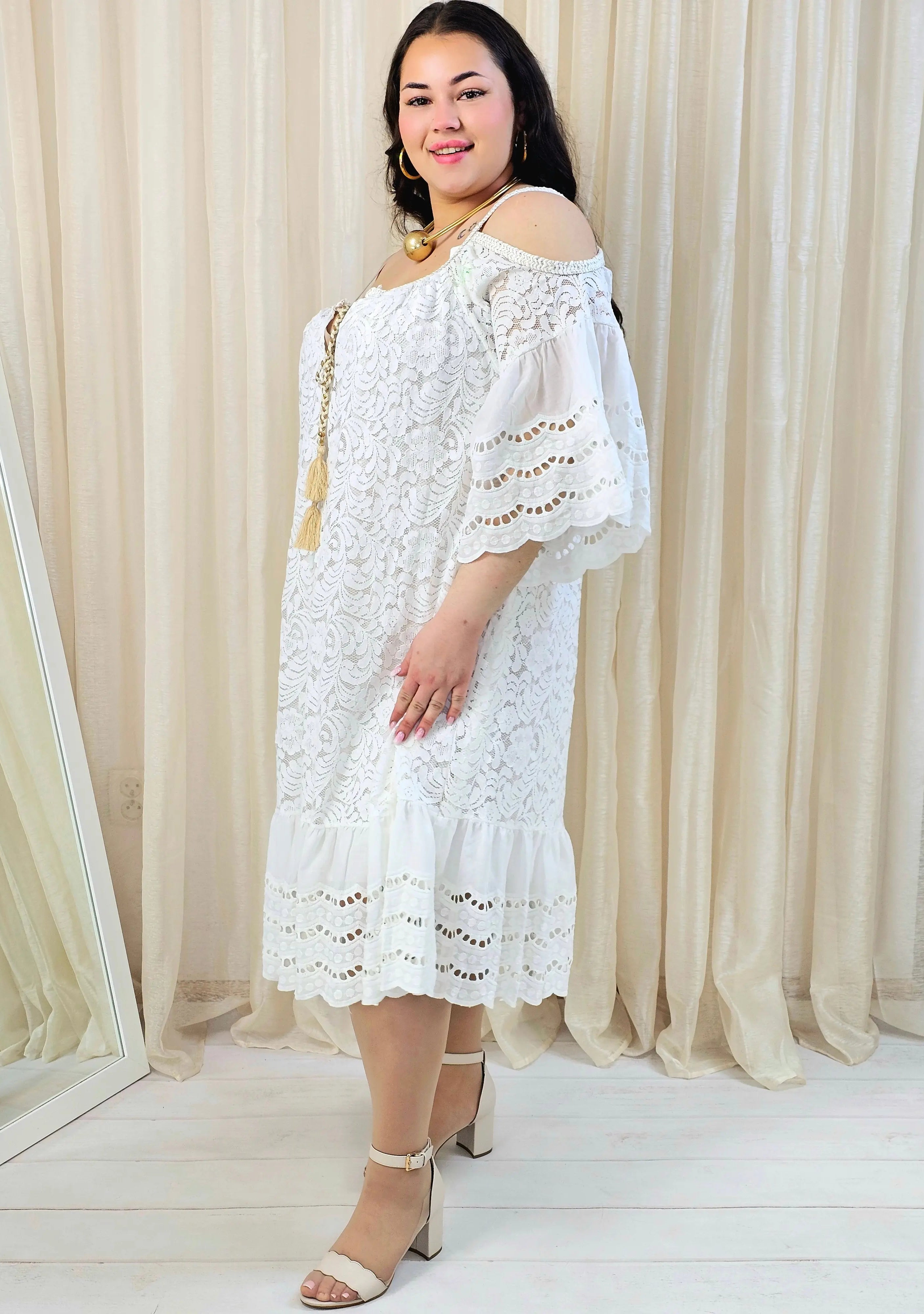 Sukienka plus size koronkowa boho z falbaną Stylowa XL