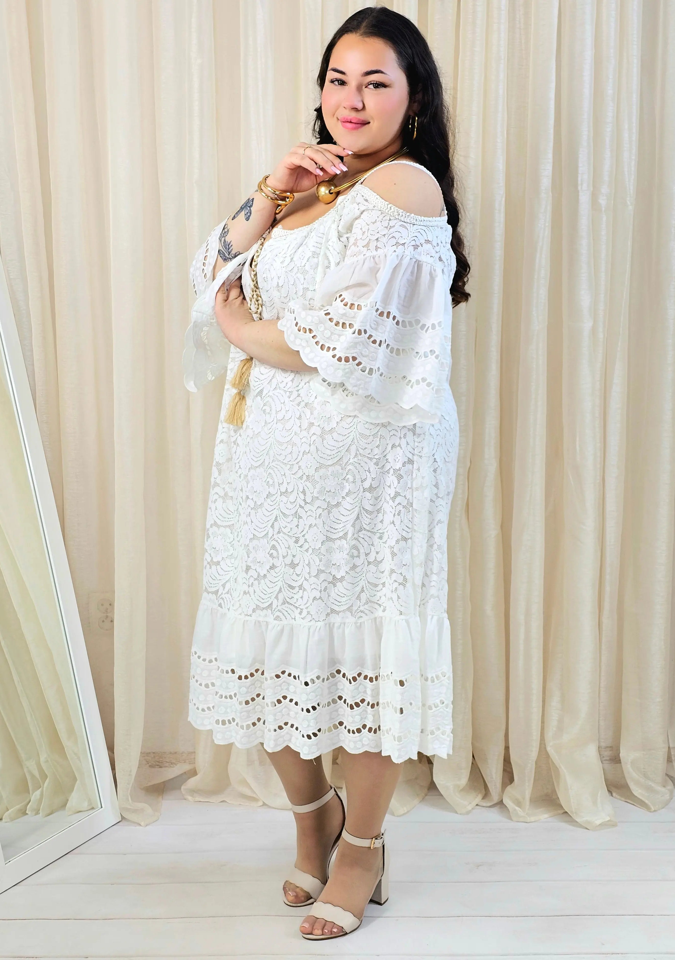 Sukienka plus size koronkowa boho z falbaną Stylowa XL