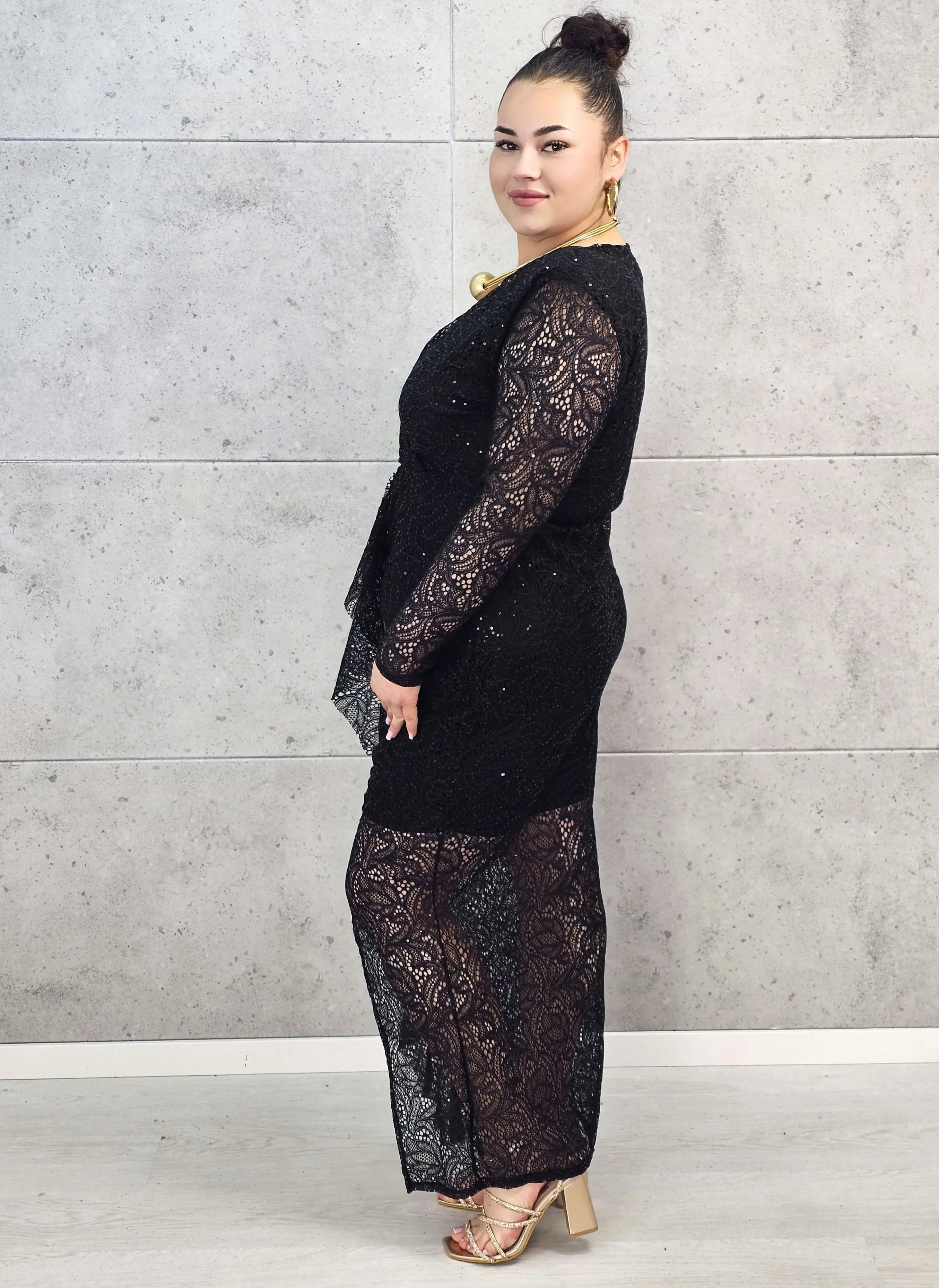 Sukienka plus size koronkowa maxi z połyskiem – elegancja na wyjątkowe okazje Stylowa XL
