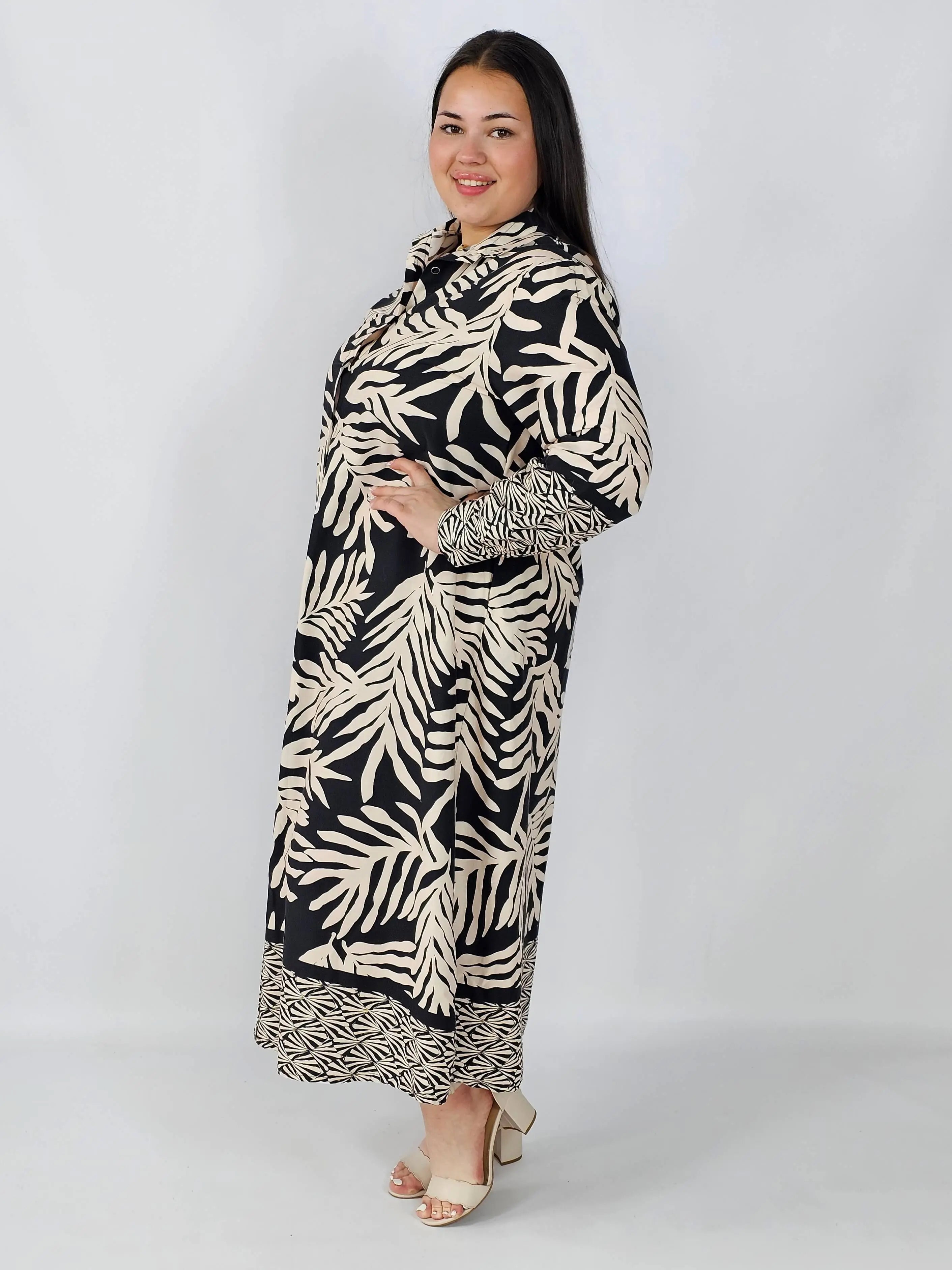 Sukienka plus size koszulowa midi – lekka, stylowa i ponadczasowa Stylowa XL