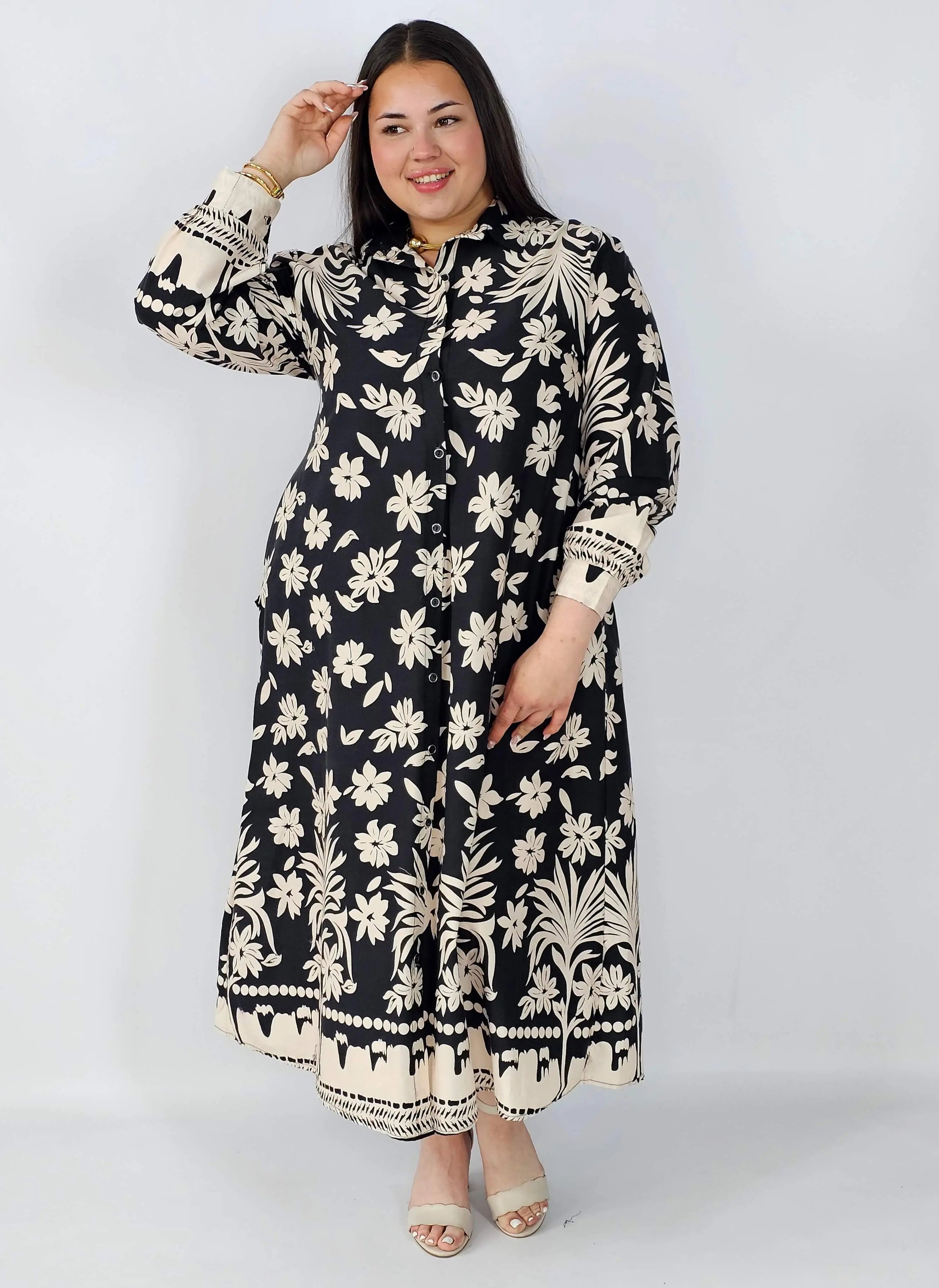 Sukienka plus size koszulowa w kwiatowy wzór – elegancka i wygodna Stylowa XL