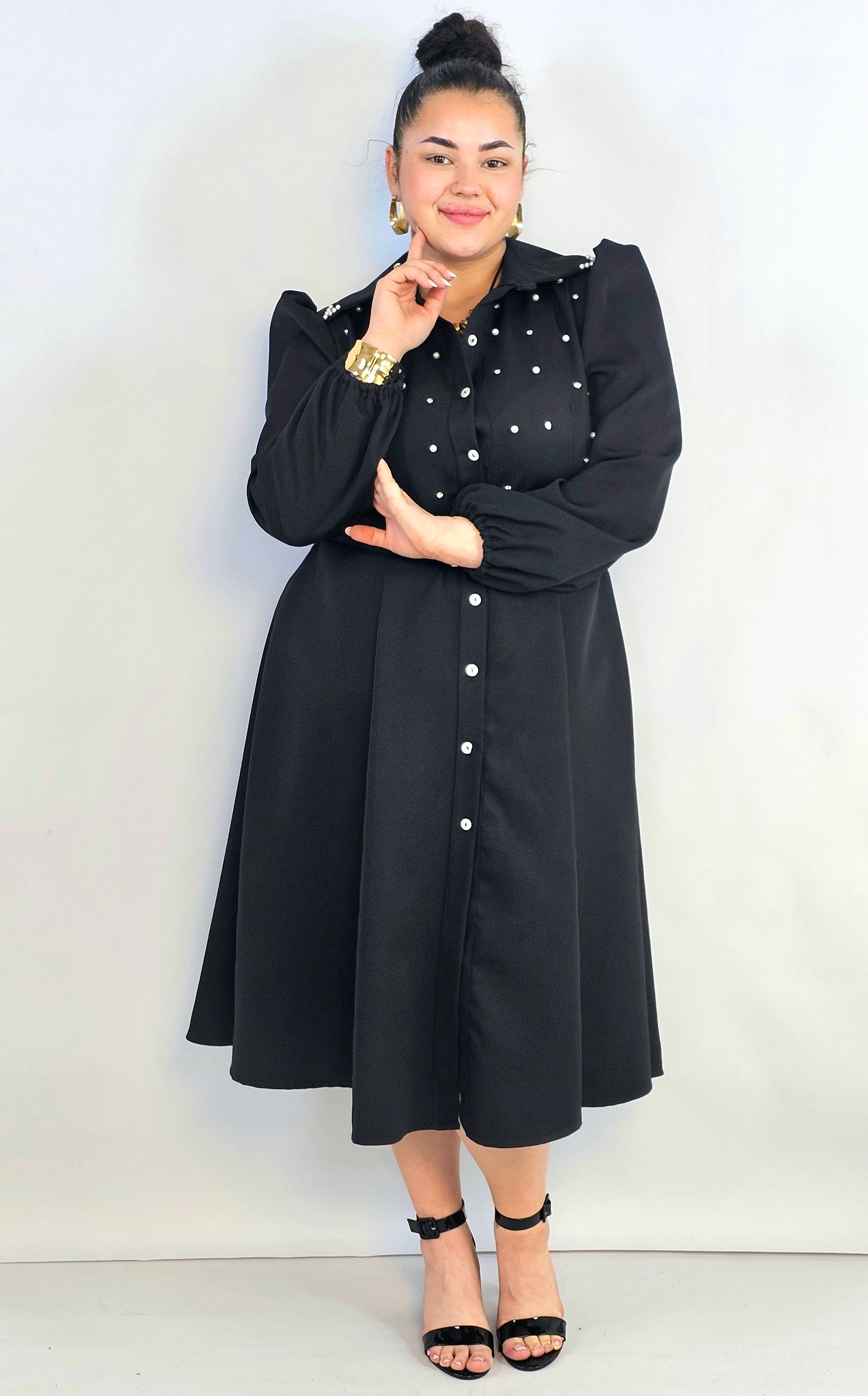 Sukienka plus size koszulowa z perełkami – elegancja z charakterem XXL Stylowa XL