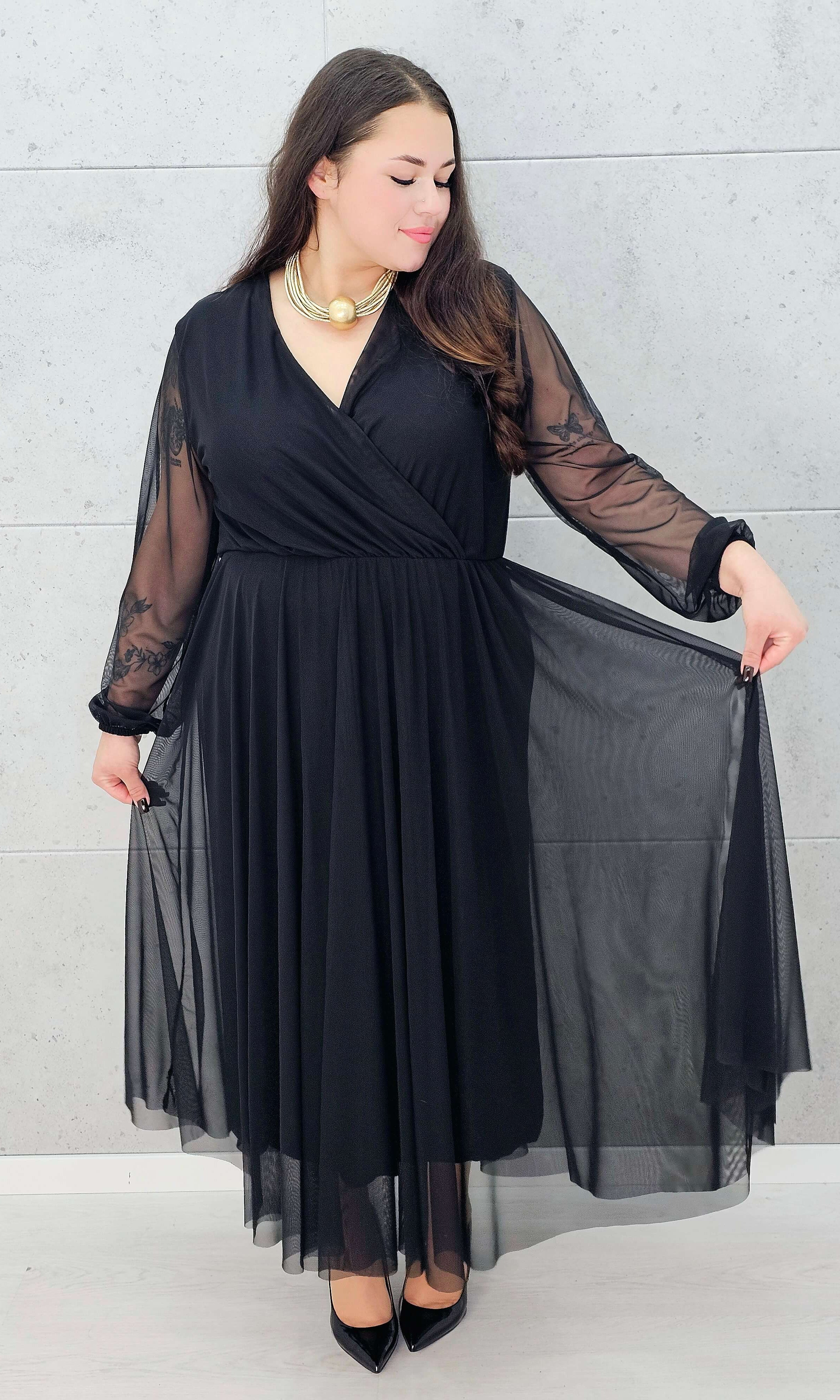 Czarna sukienka maxi plus size z tiulowymi rękawami – Stylowa XL