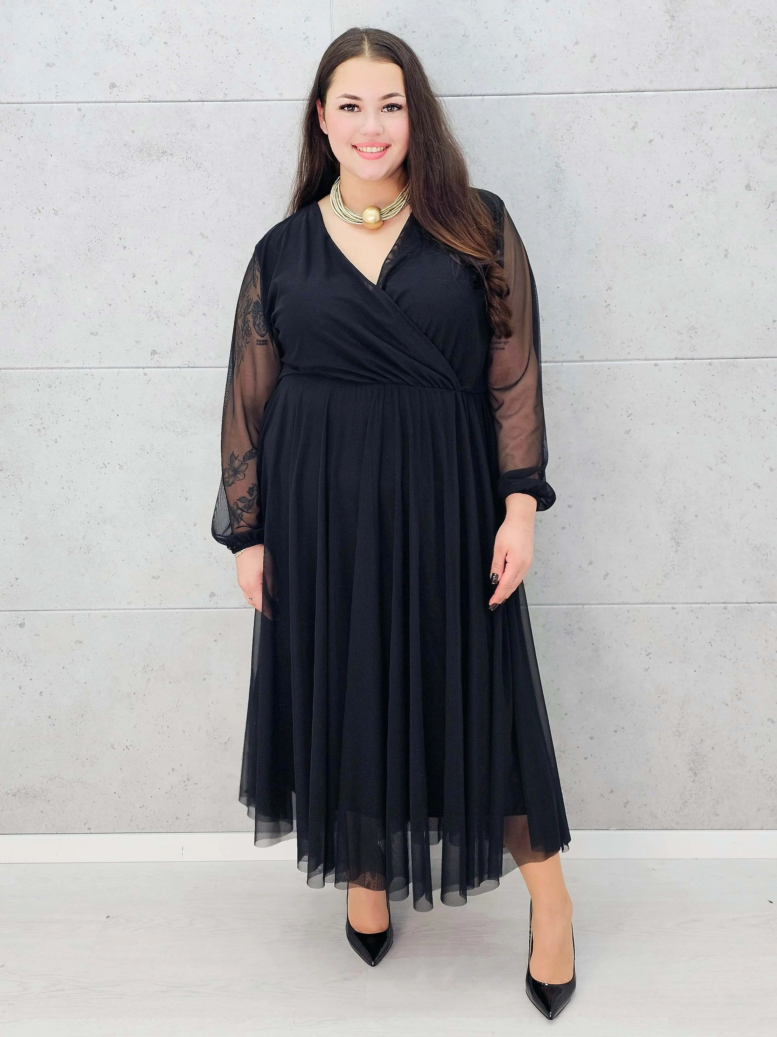 Sukienka maxi z kopertowym dekoltem i tiulowymi rękawami – Stylowa XL