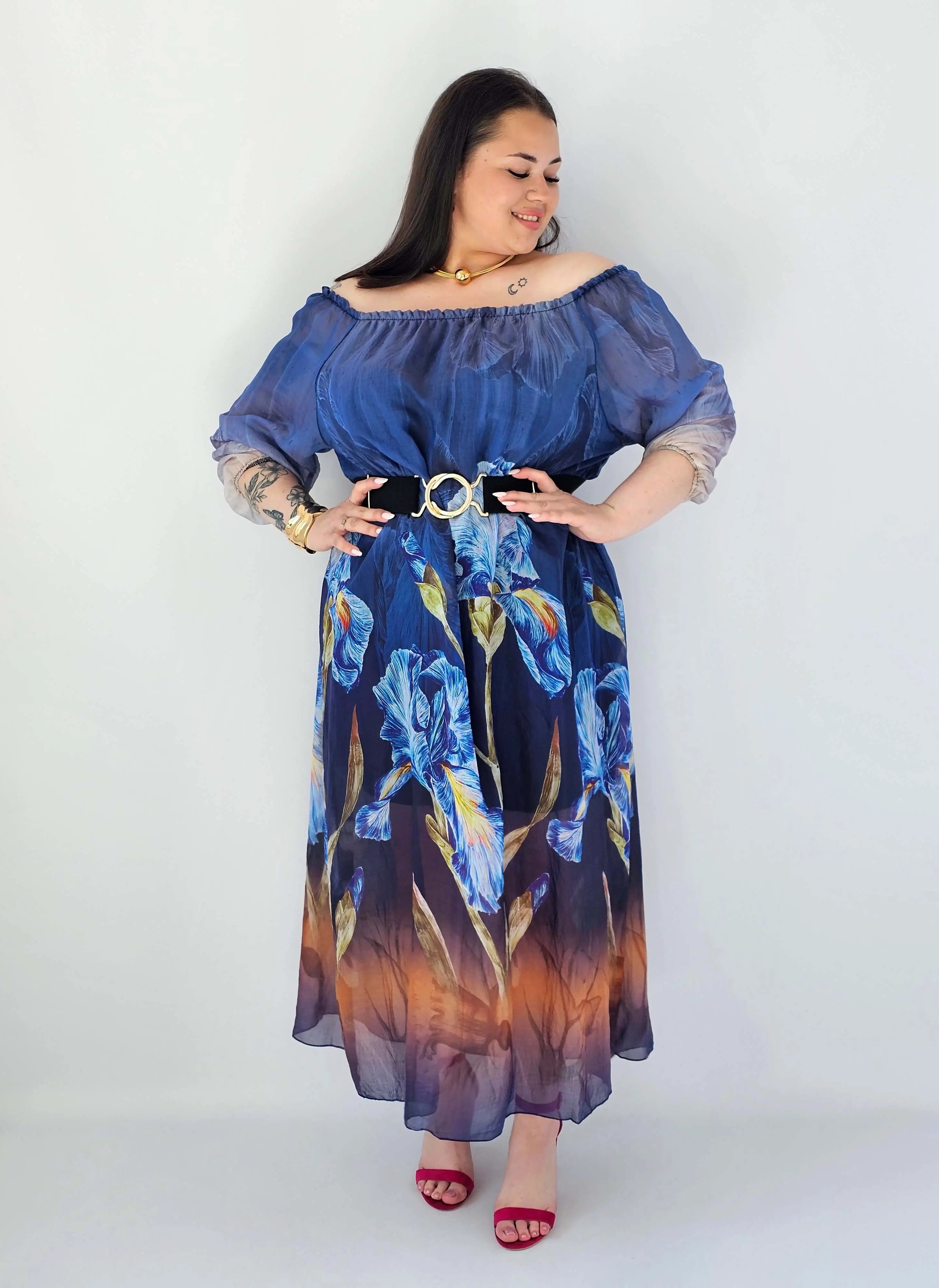 Sukienka plus size maxi hiszpanka z kwiatowym printem w odcieniach niebieskiego Stylowa XL