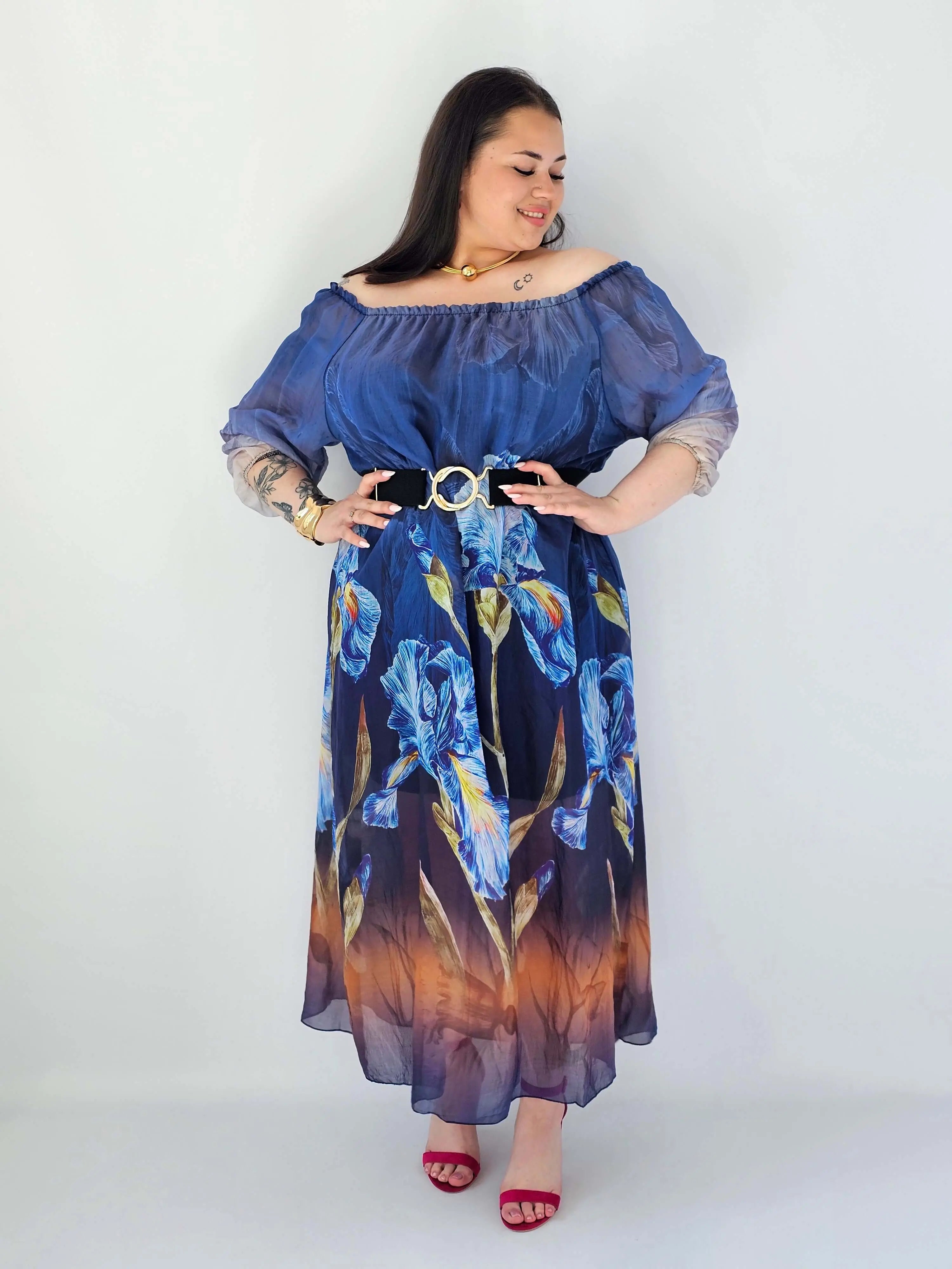 Sukienka plus size maxi hiszpanka z kwiatowym printem w odcieniach niebieskiego Stylowa XL