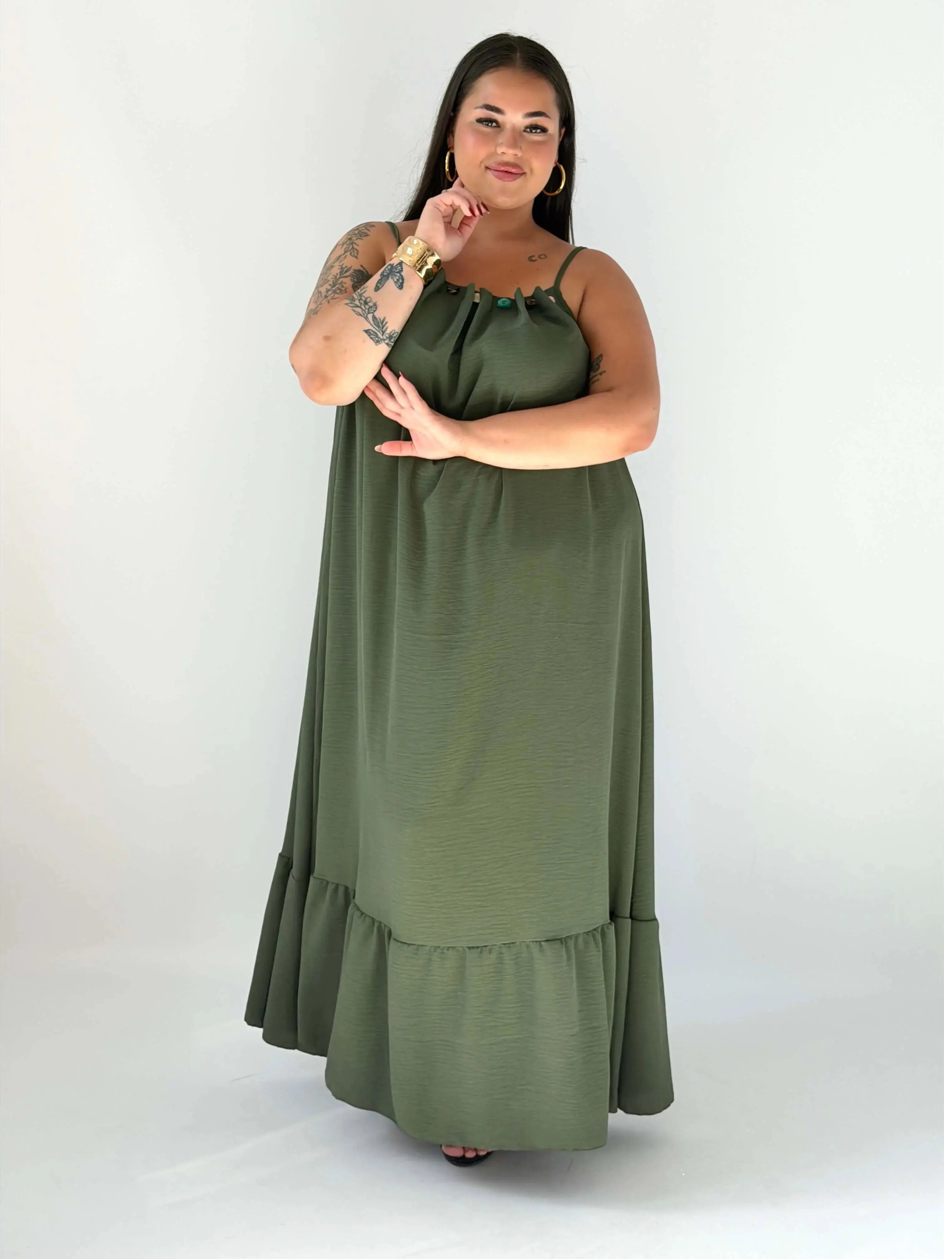 Sukienka plus size maxi na ramiączkach – lekka i kobieca propozycja na lato Stylowa XL