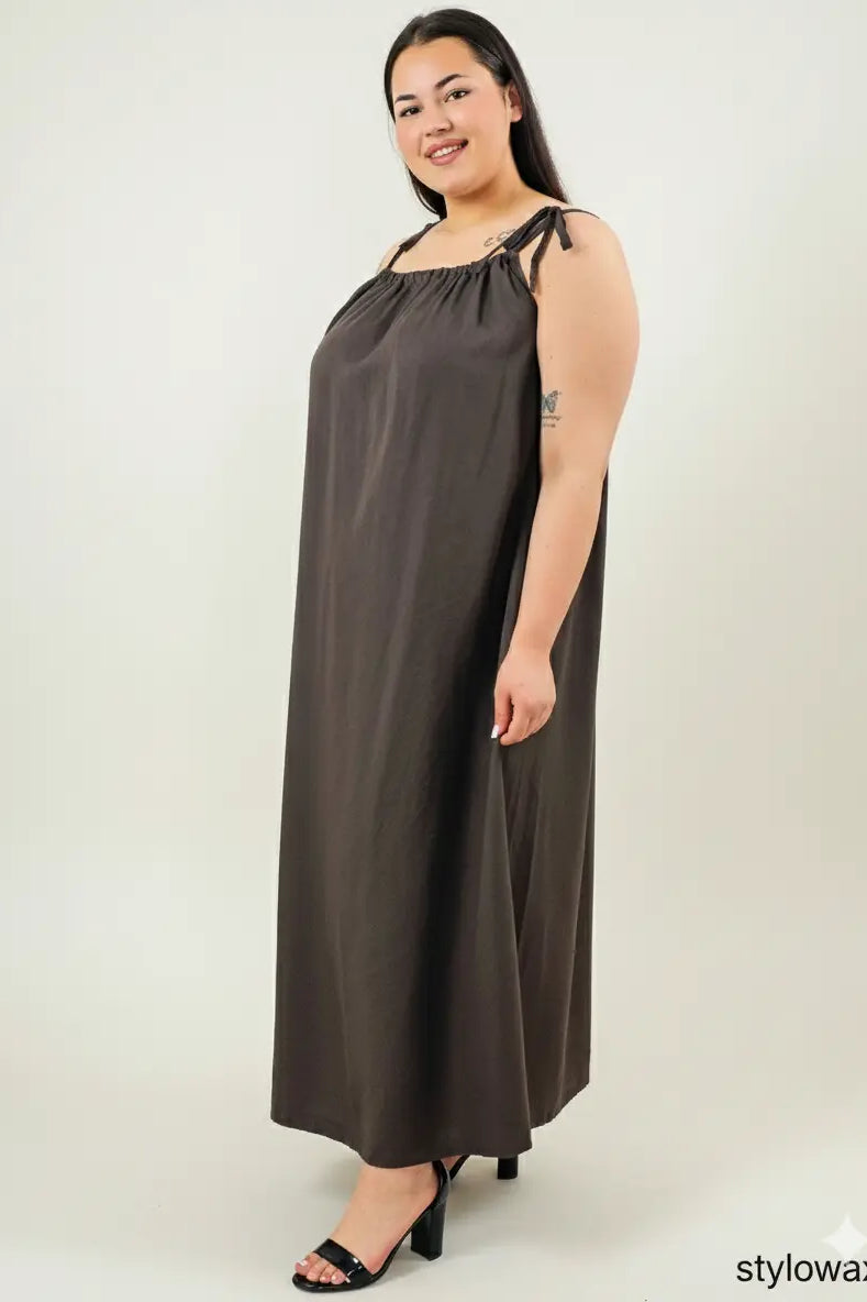 Sukienka plus size maxi na ramiączkach – lekka, zwiewna i wygodna XXL Stylowa XL