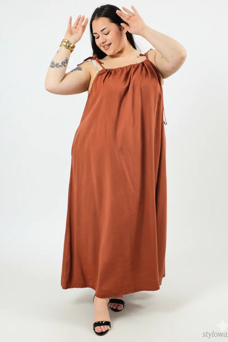Sukienka plus size maxi na ramiączkach – lekka, zwiewna i wygodna XXL Stylowa XL