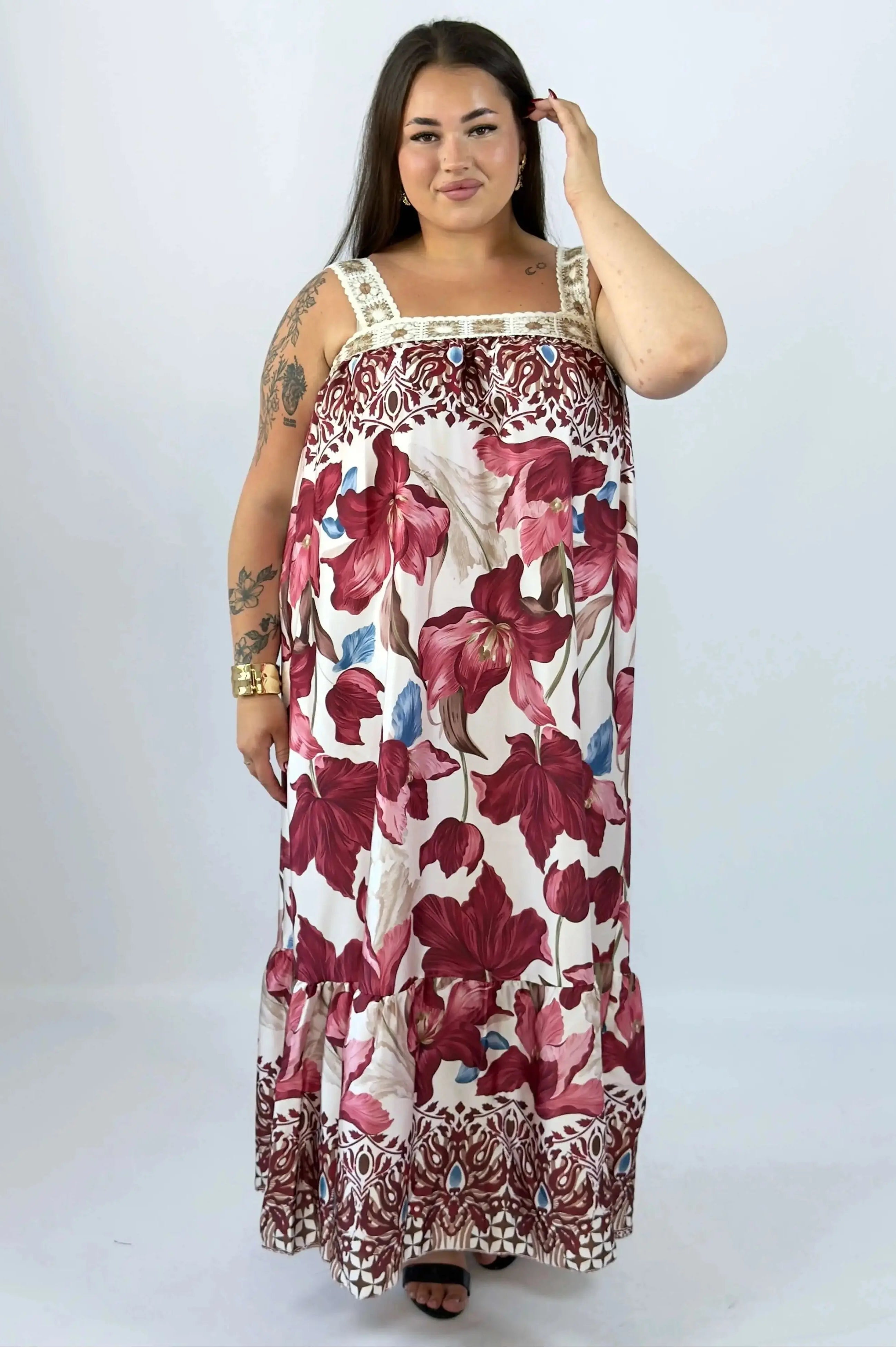 Sukienka plus size maxi na szerokich ramiączkach Stylowa XL