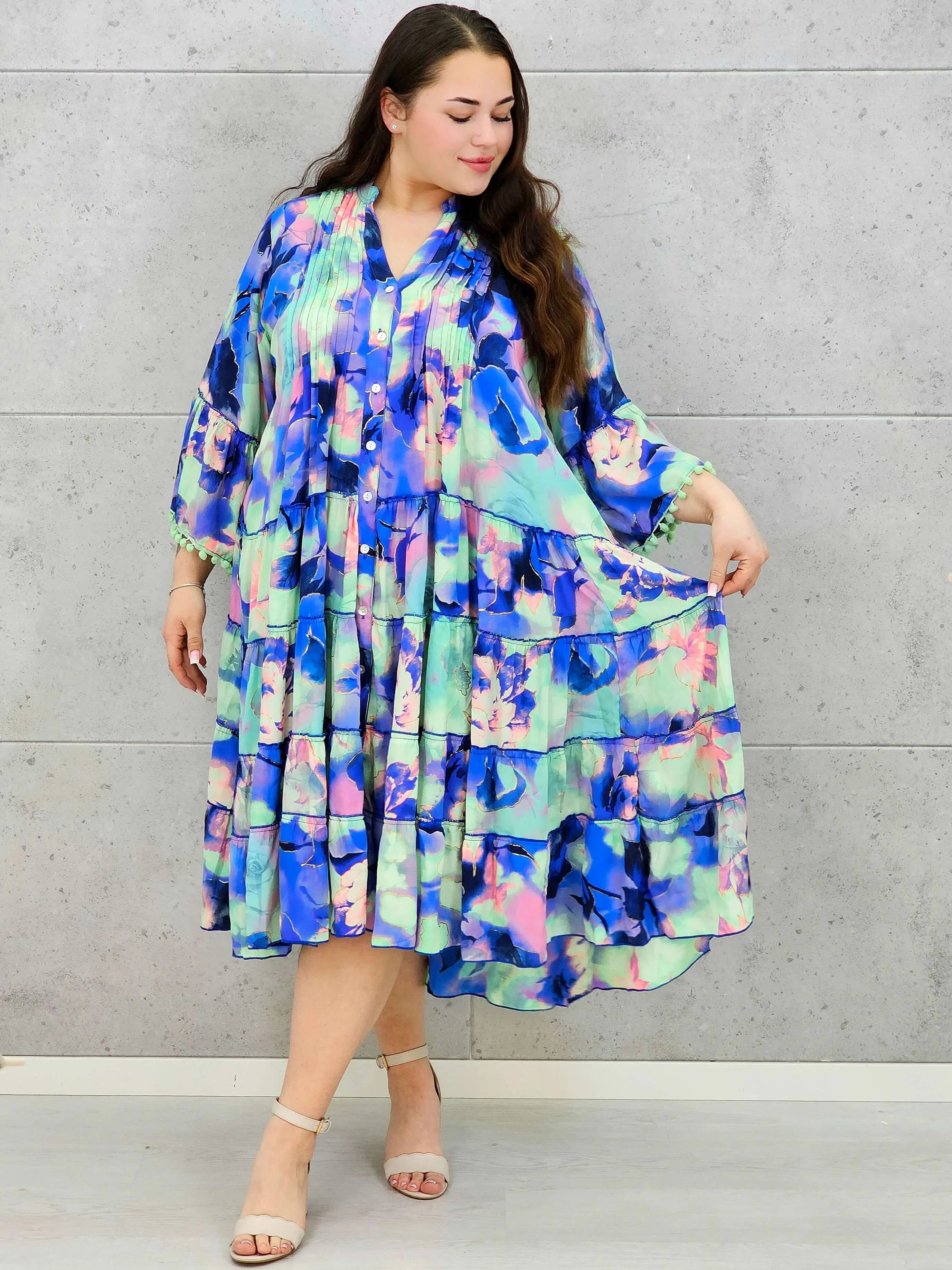 Sukienka plus size maxi oversize w malarskie printy – kilka wersji kolorystycznych Stylowa XL