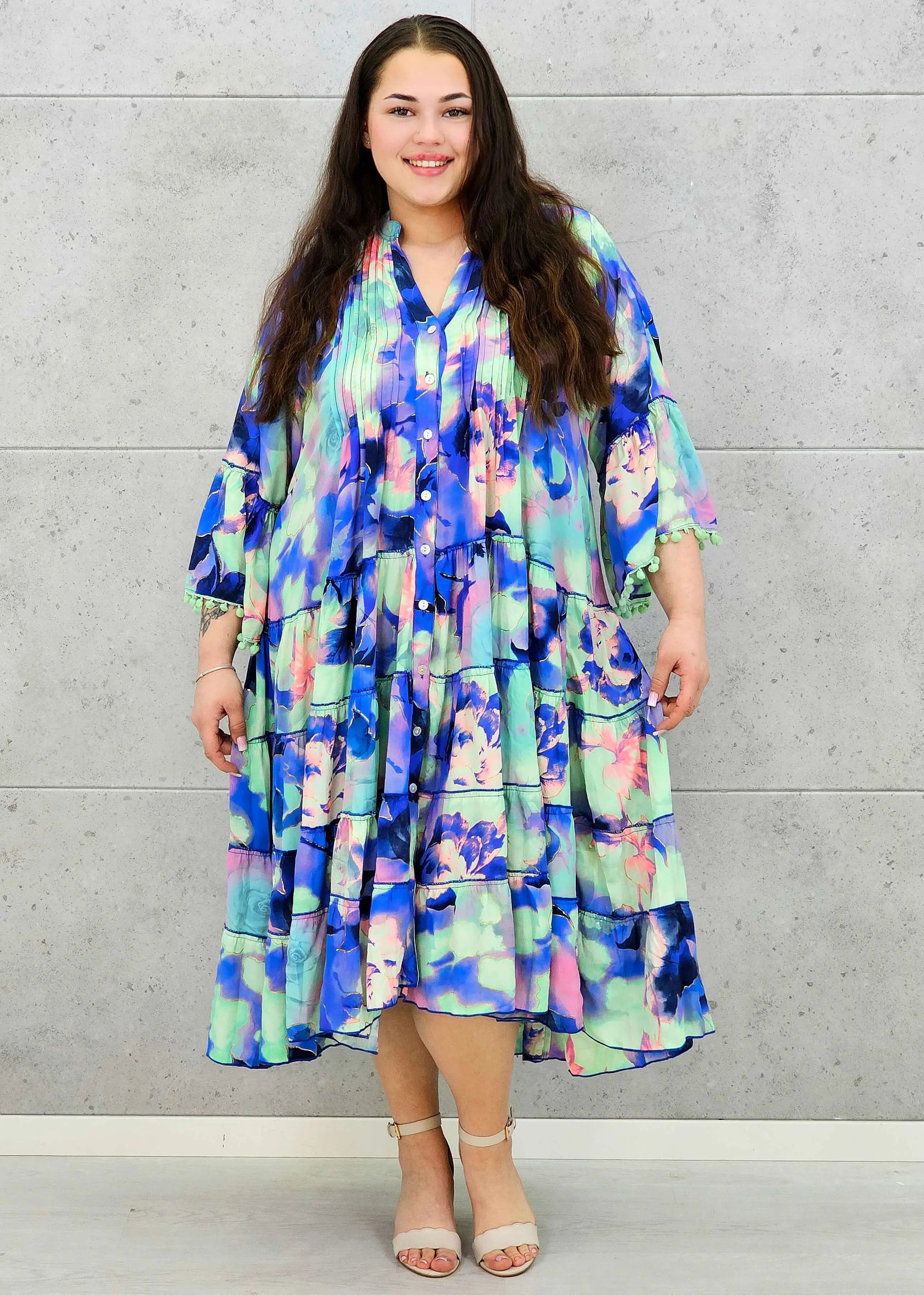 Sukienka plus size maxi oversize w malarskie printy – kilka wersji kolorystycznych Stylowa XL