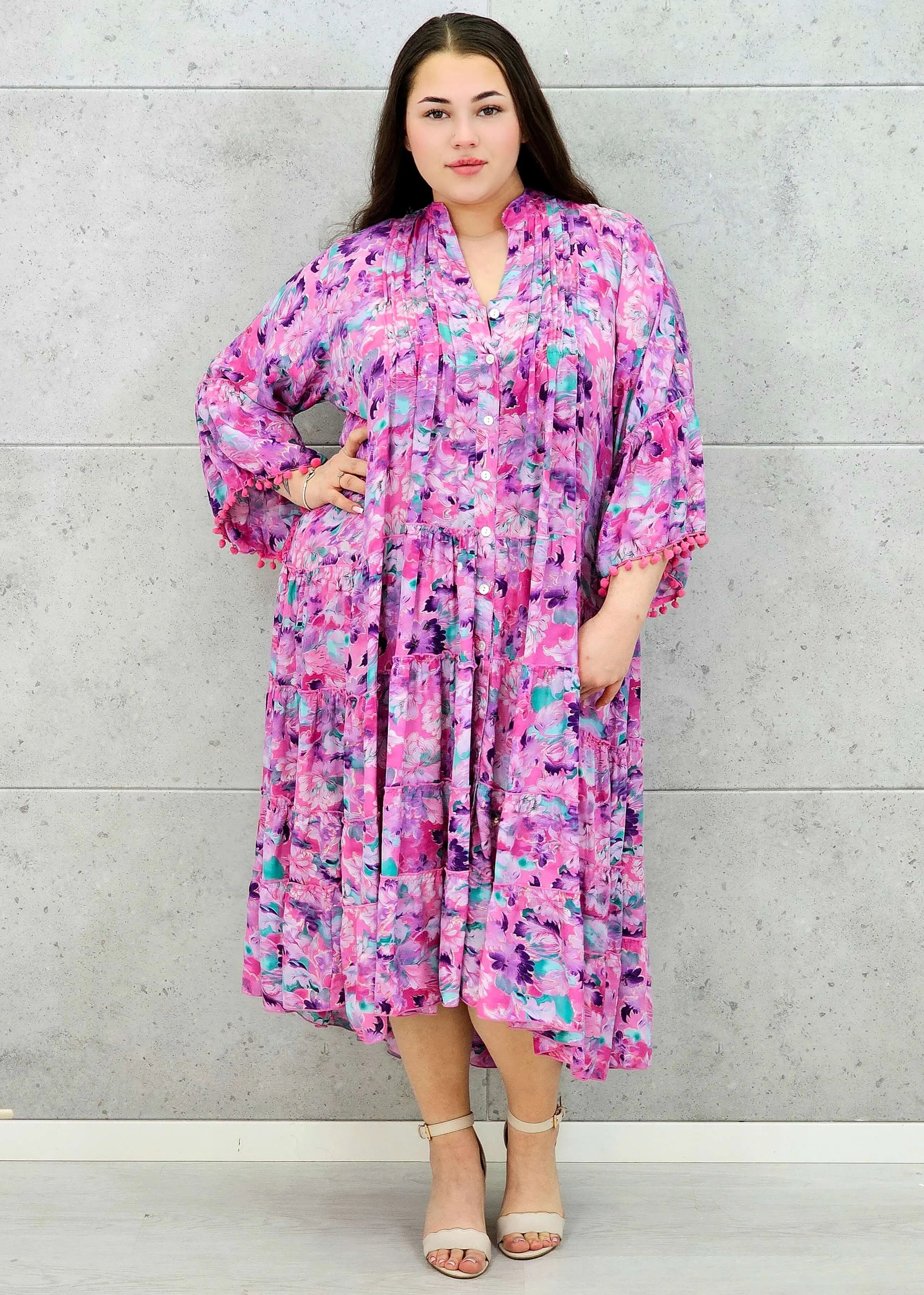 Sukienka plus size maxi oversize w malarskie printy – kilka wersji kolorystycznych Stylowa XL