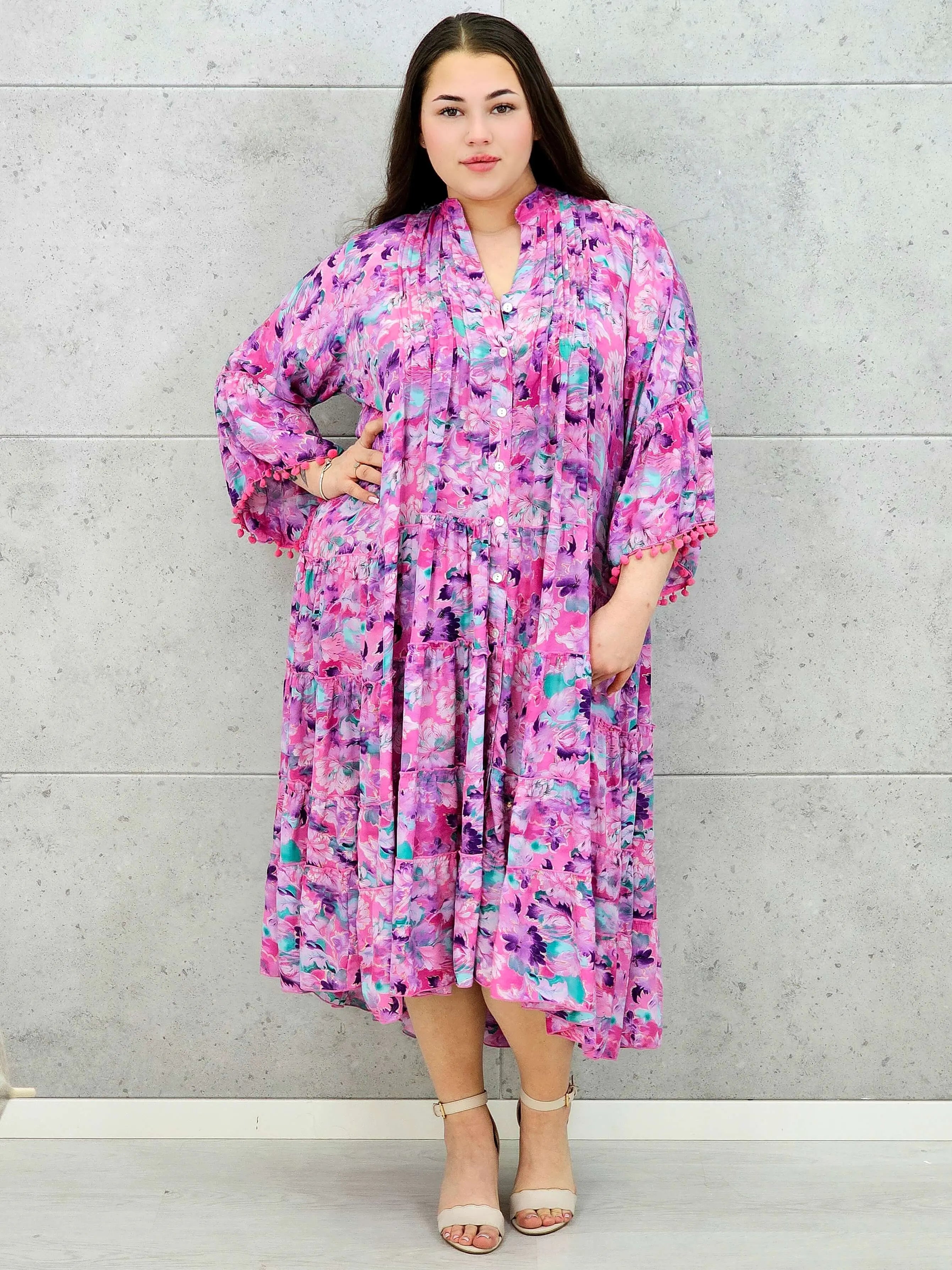 Sukienka plus size maxi oversize w malarskie printy – kilka wersji kolorystycznych Stylowa XL