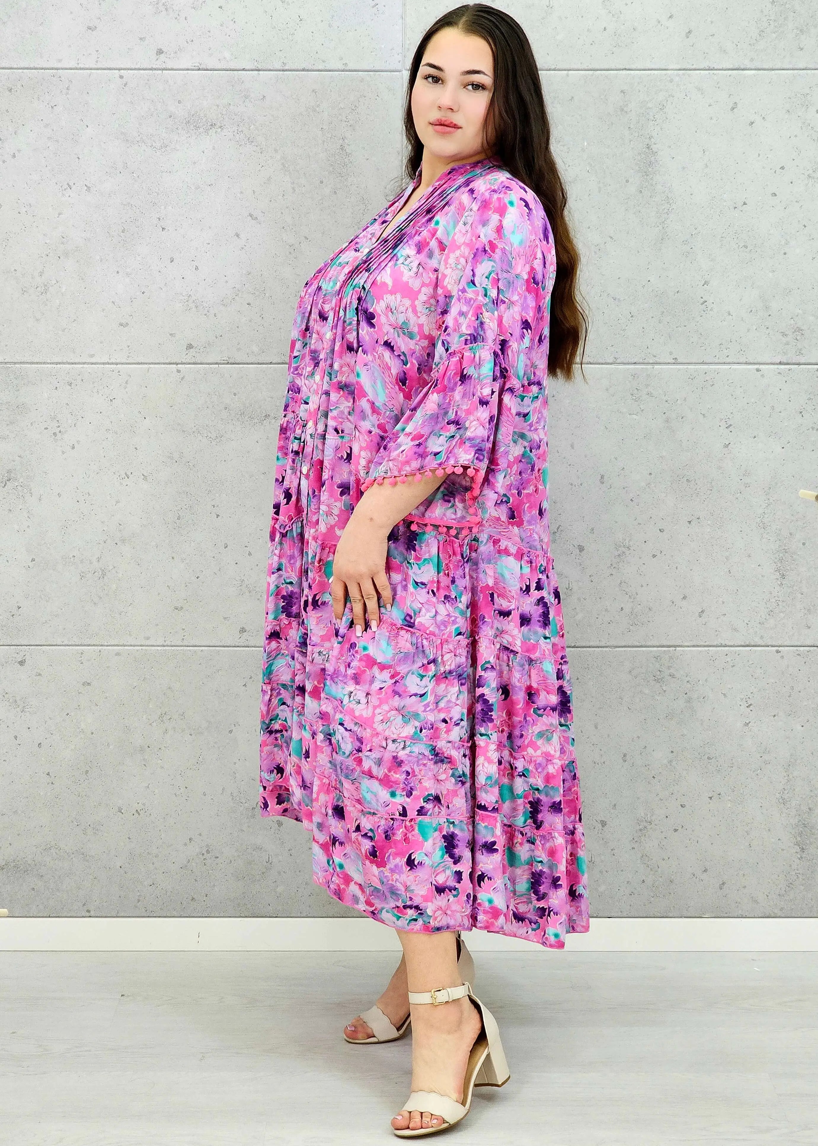 Sukienka plus size maxi oversize w malarskie printy – kilka wersji kolorystycznych Stylowa XL