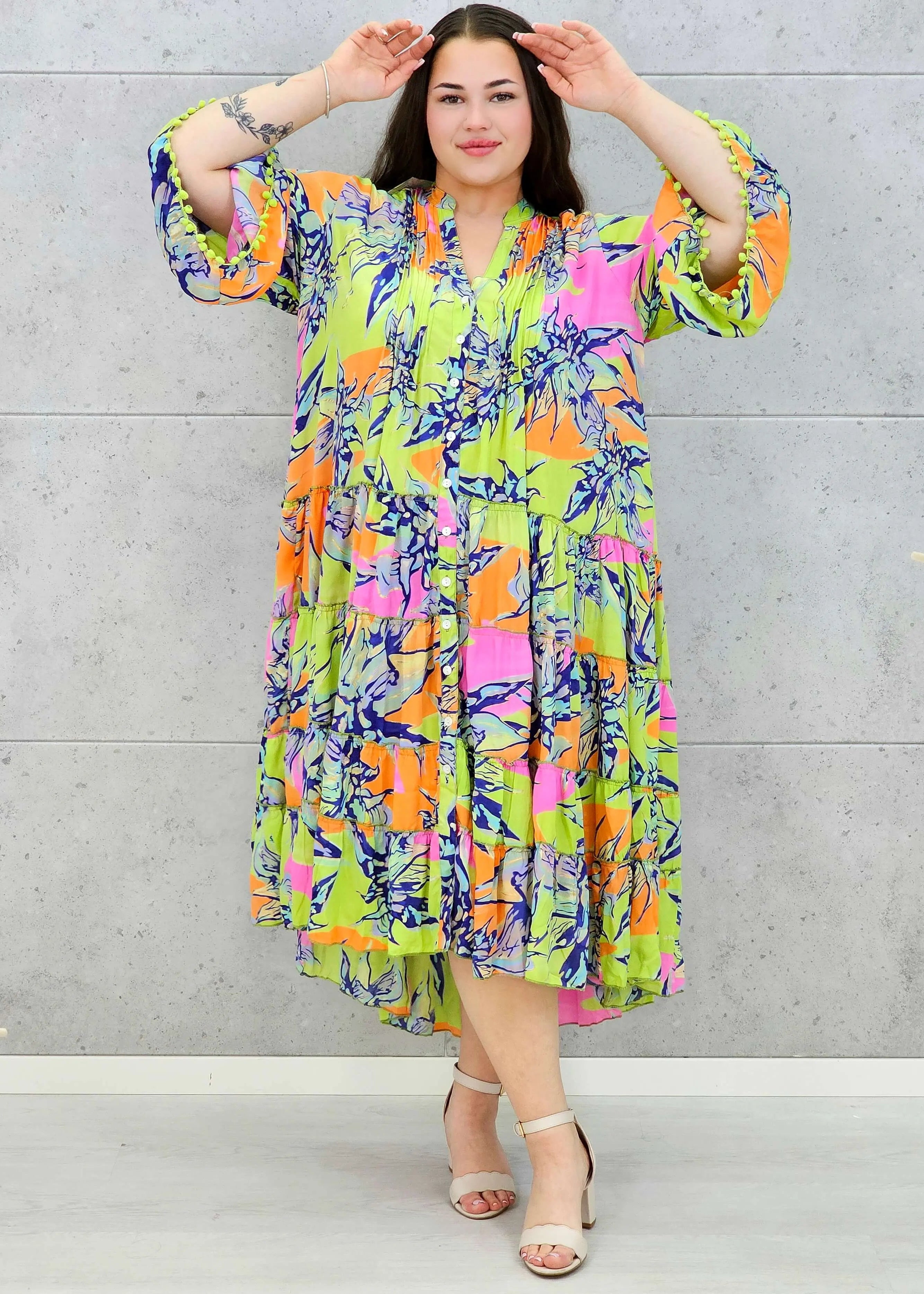 Sukienka plus size maxi oversize w malarskie printy – kilka wersji kolorystycznych Stylowa XL