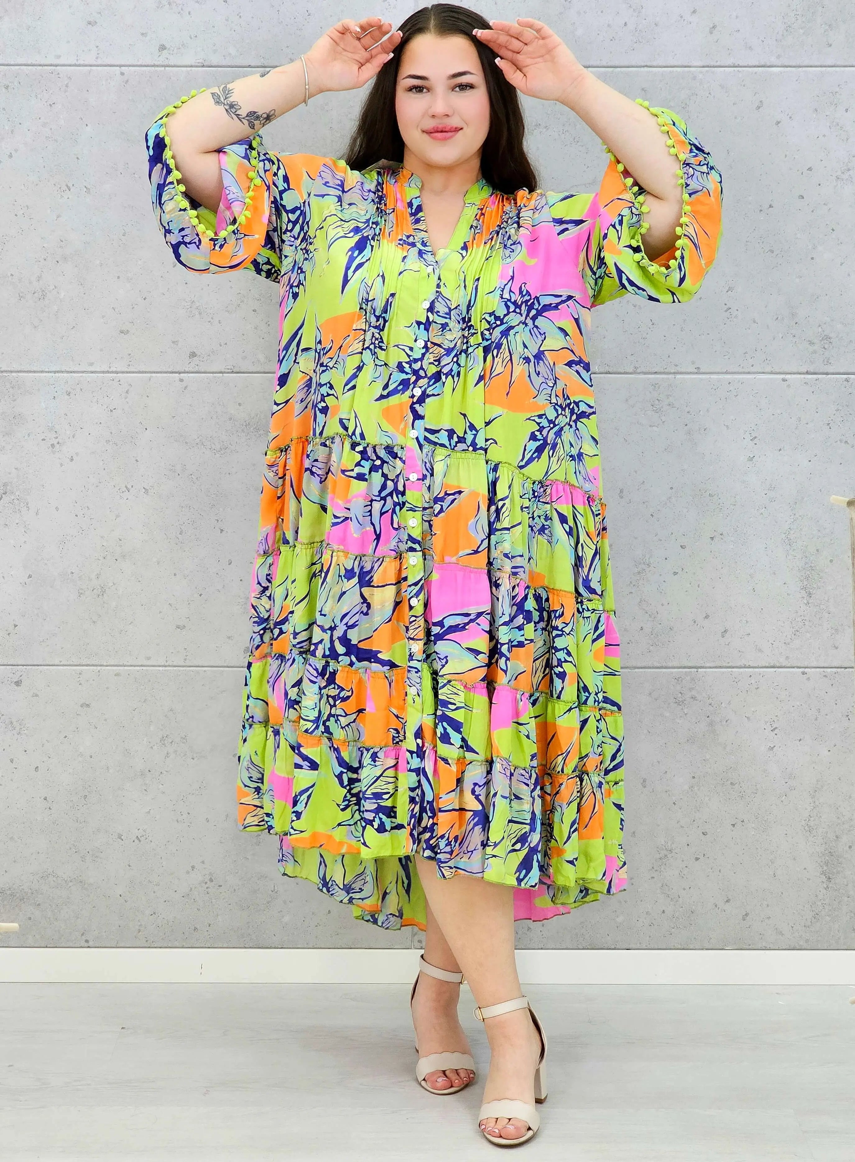 Sukienka plus size maxi oversize w malarskie printy – kilka wersji kolorystycznych Stylowa XL