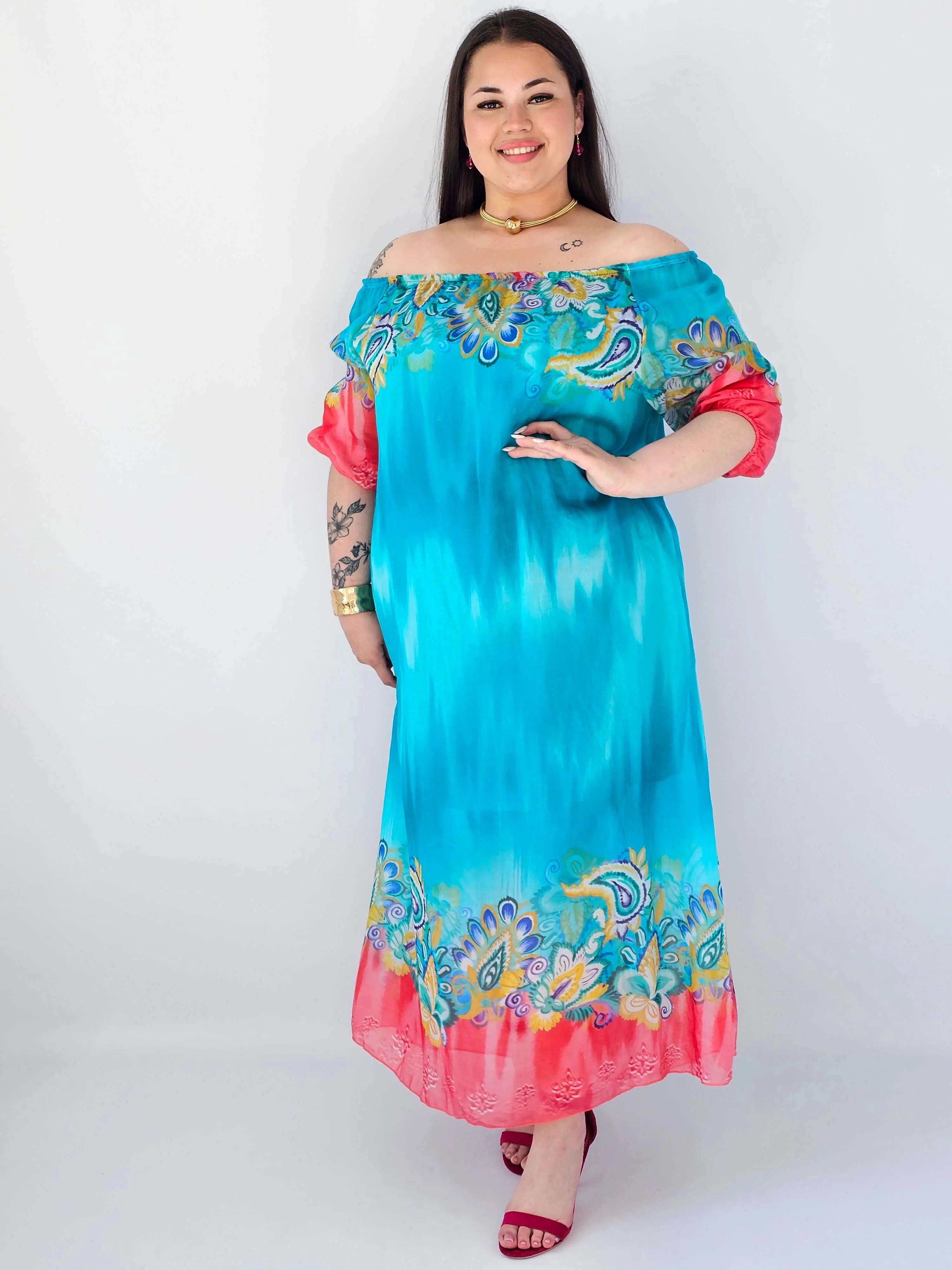 Sukienka plus size maxi turkusowa z etnicznym wzorem i koralowymi akcentami Stylowa XL