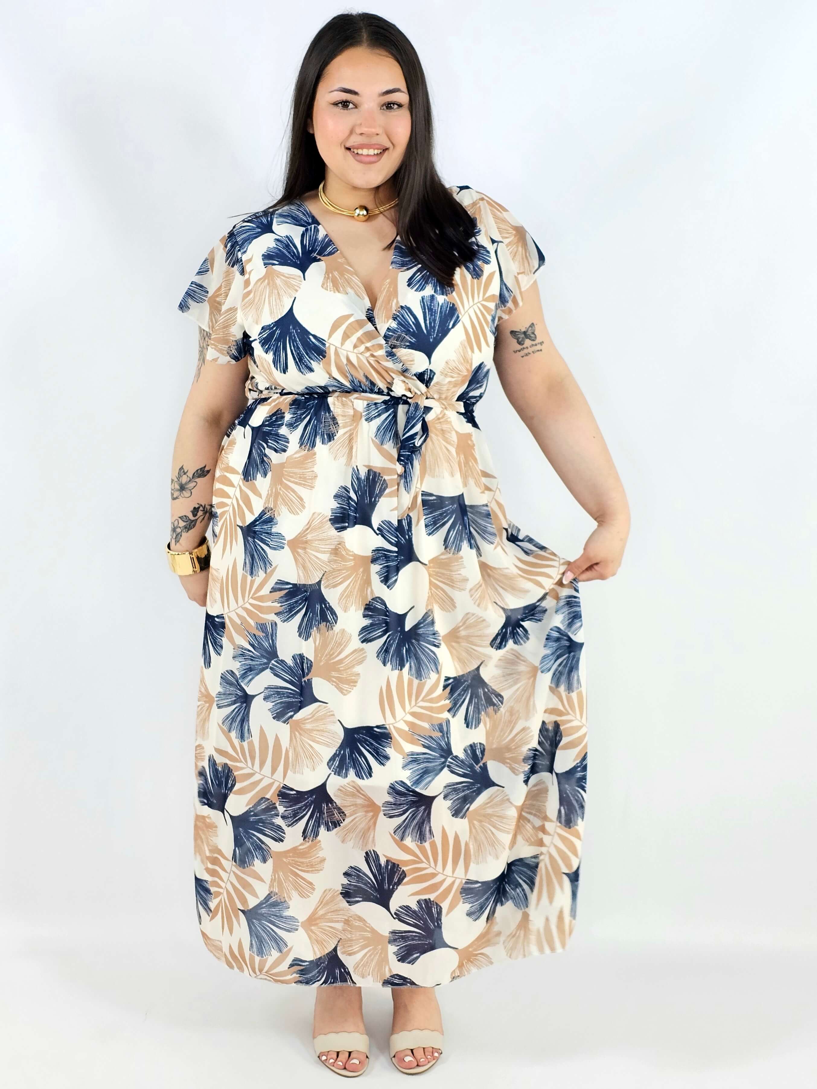 Sukienka plus size maxi w beżowo-granatowy print XXL – elegancja na komunię i wesele Stylowa XL
