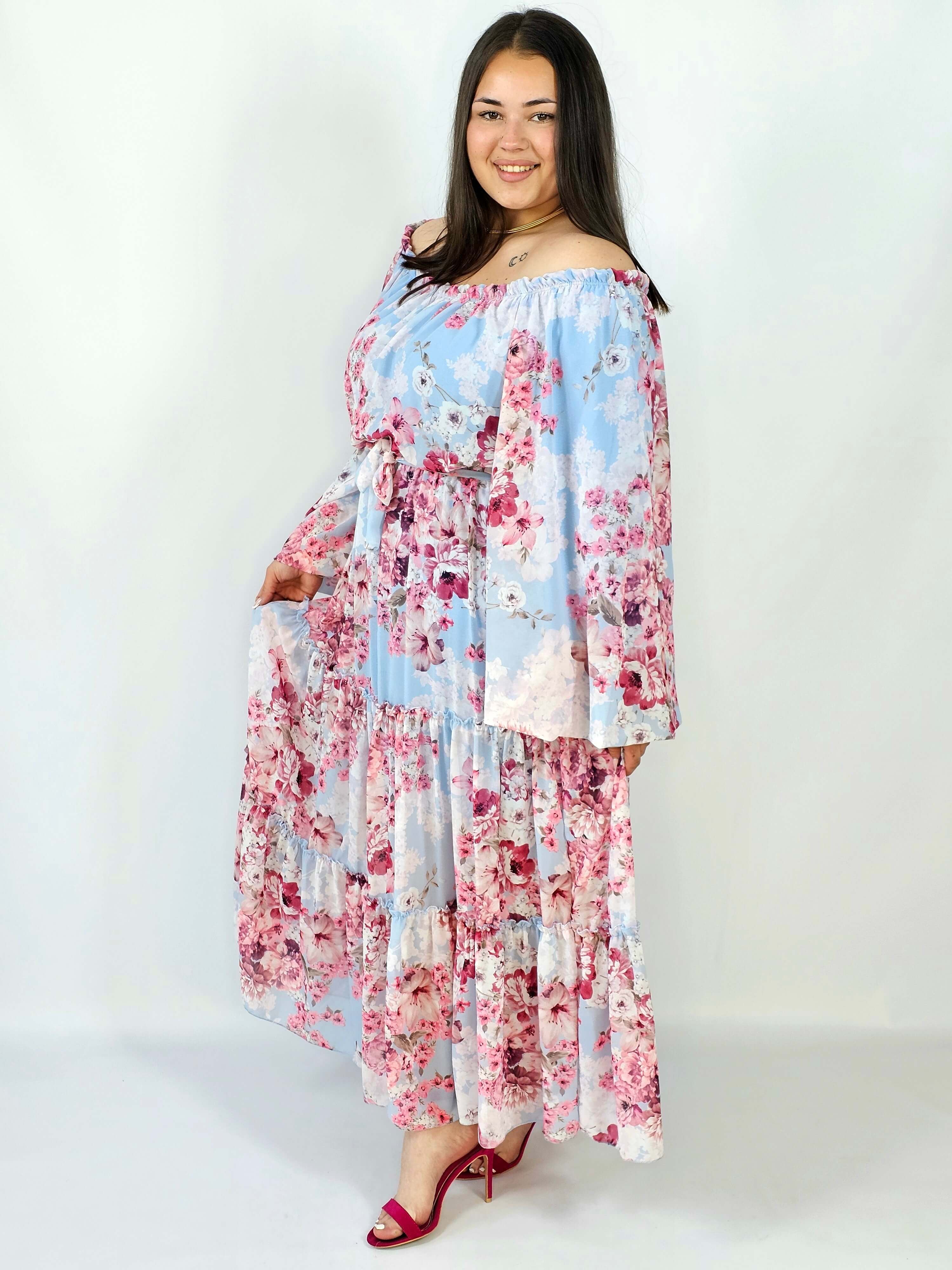 Sukienka plus size maxi w kwiaty z wiązaniem – romantyczna i zwiewna stylizacja XXL Stylowa XL